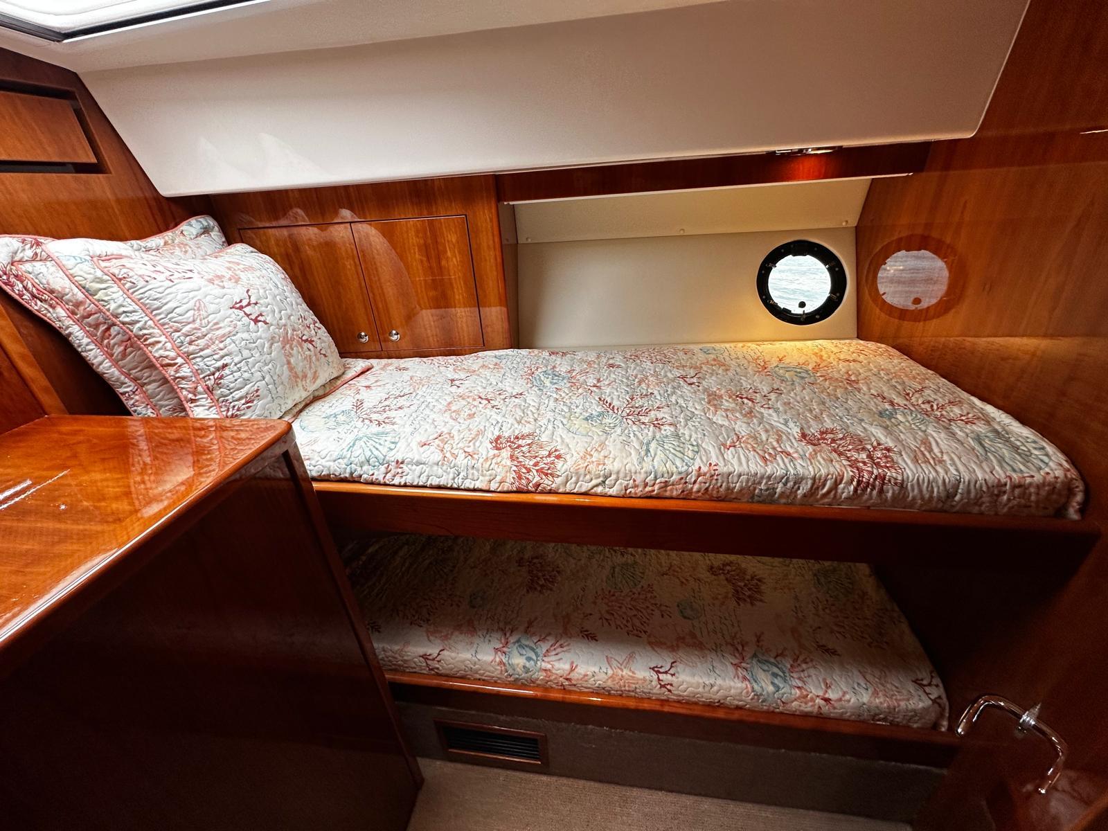 Riviera-5000 Sport Yacht 2016 -PR-9791401 | Thumbnail