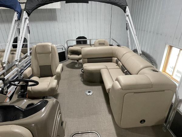 2021 Sun Tracker boat for sale, model of the boat is Sport Fish 22DLX & Image # 5 of 12