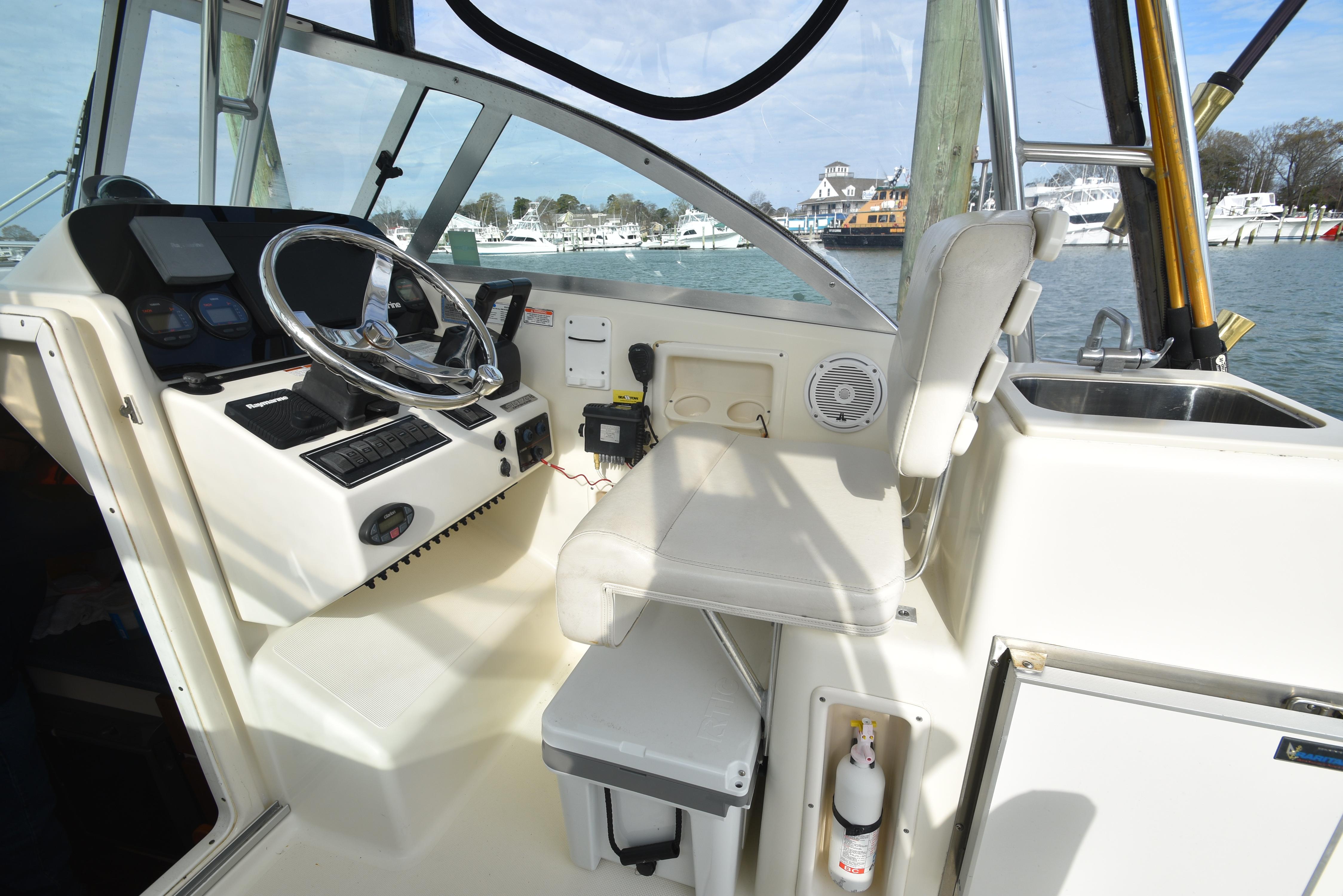 2005-pursuit-3070-offshore-express-power-9741411-975987099-0-310320251347-12