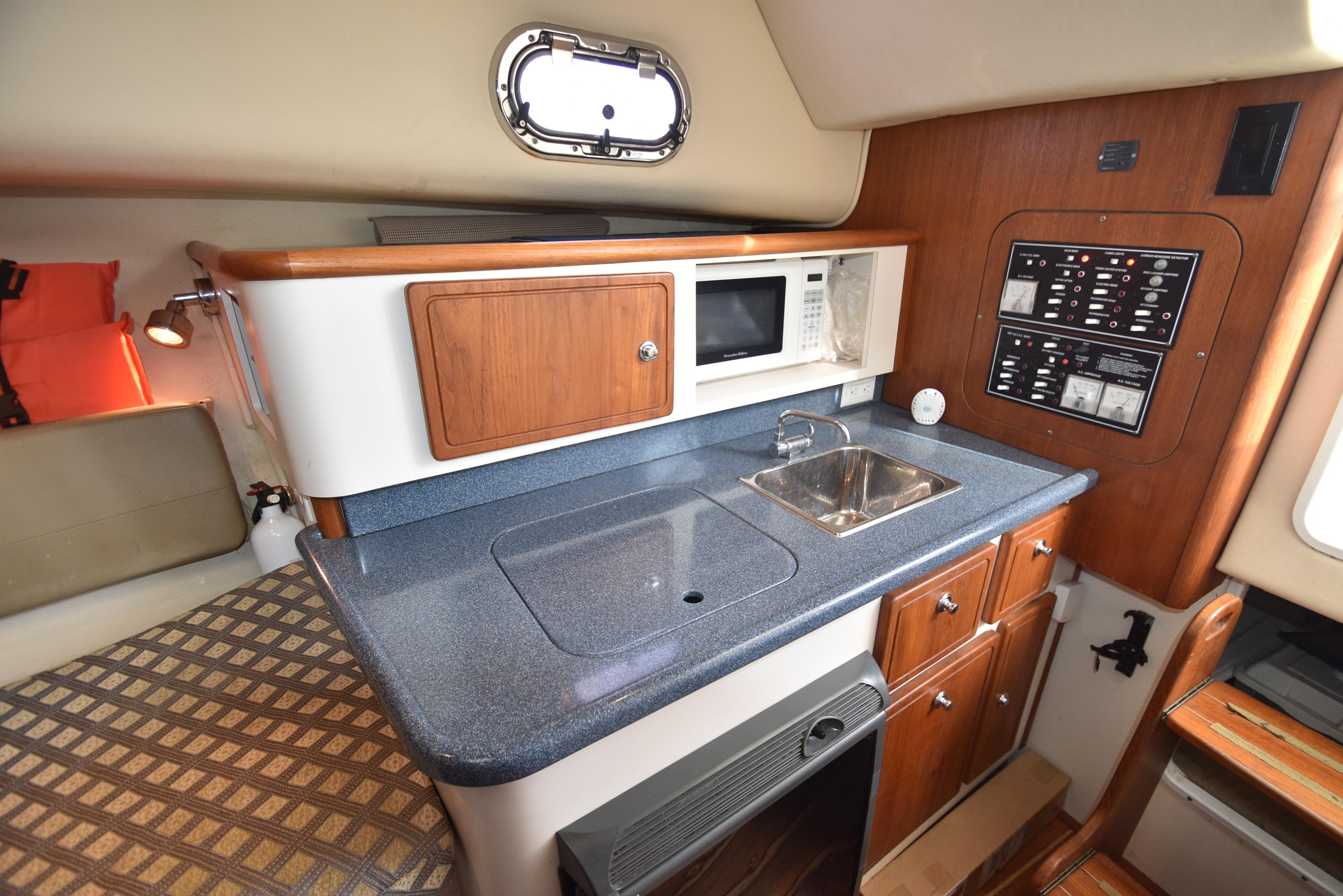 2005-pursuit-3070-offshore-express-power-9741411-975987110-0-310320251347-23