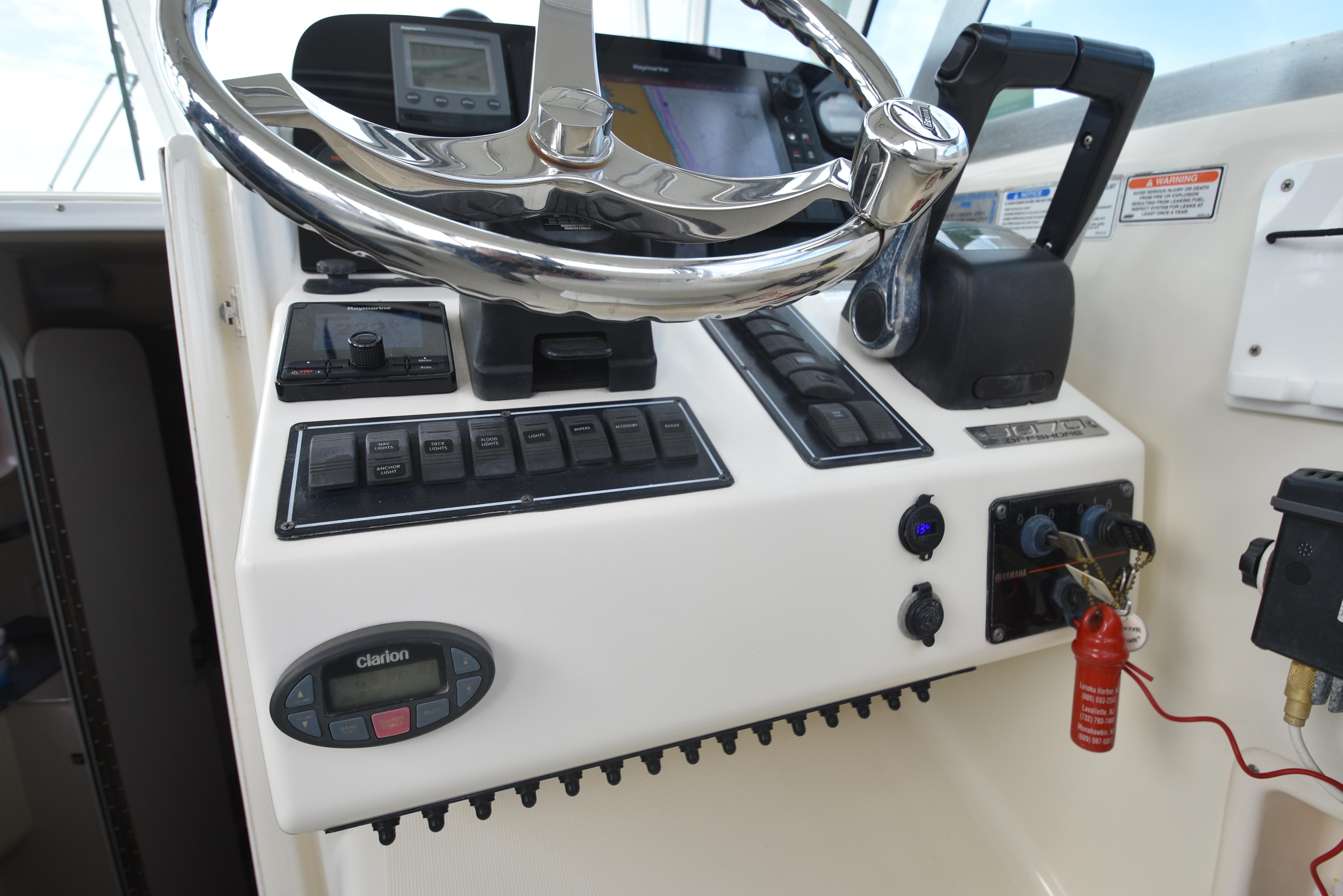 2005-pursuit-3070-offshore-express-power-9741411-975987129-0-310320251349-42