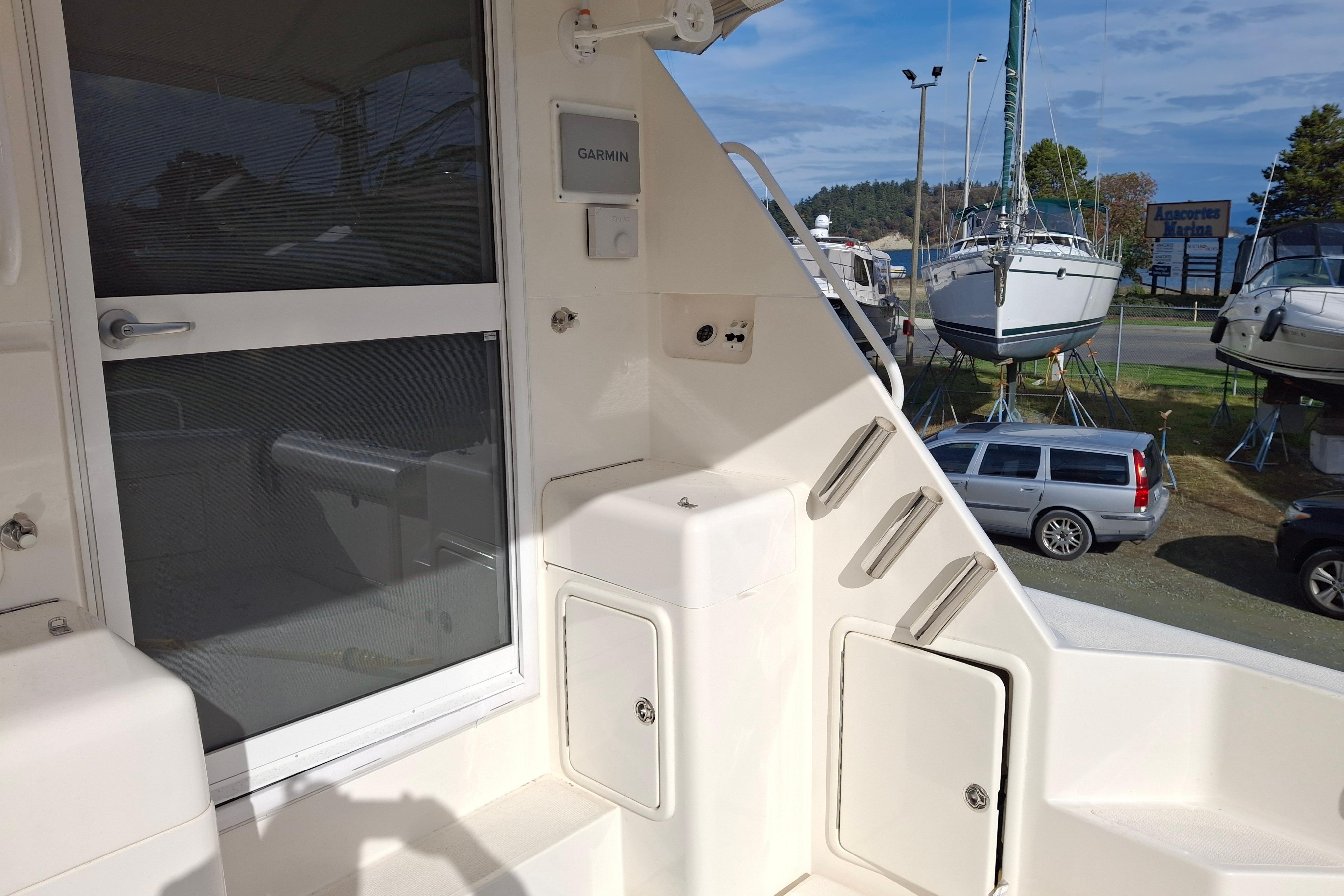 2000 Riviera ENCLOSED FLYBRIDGE # inventory image at Sun Country Yachts, South Lake Union (Seattle)
