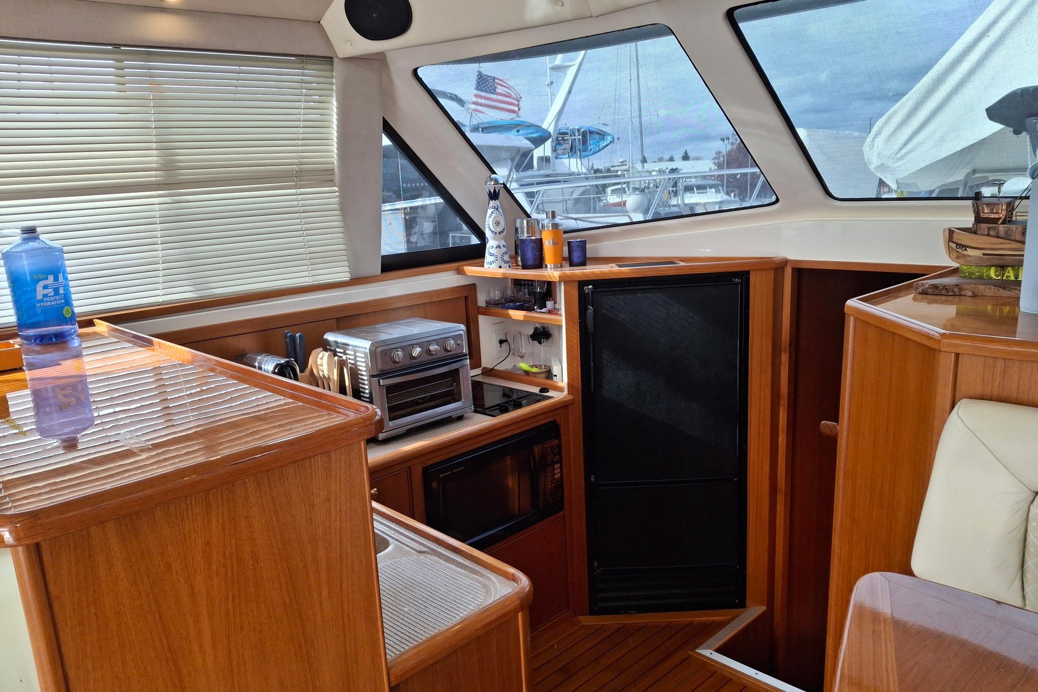 2000 Riviera ENCLOSED FLYBRIDGE # inventory image at Sun Country Yachts, South Lake Union (Seattle)