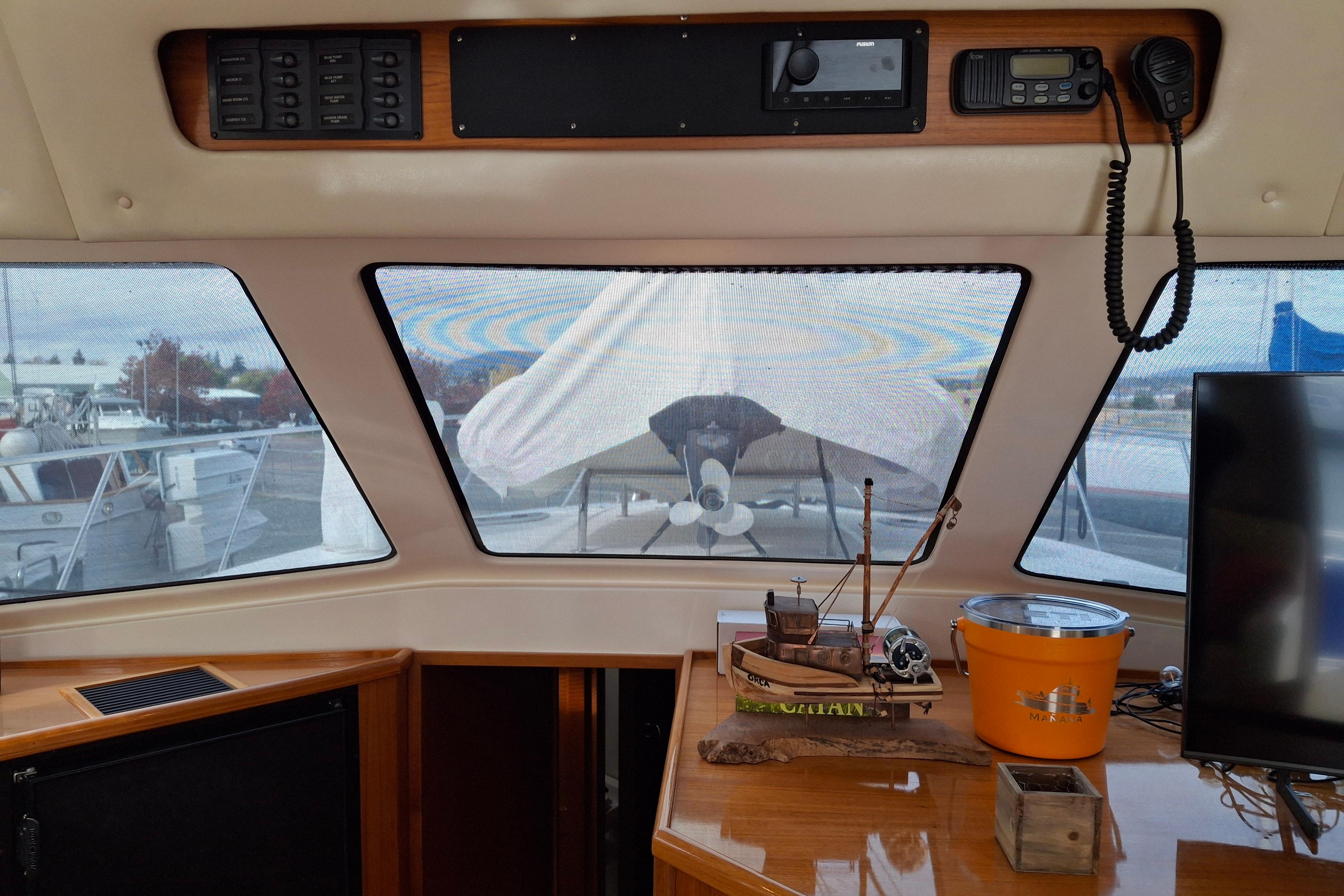 2000 Riviera ENCLOSED FLYBRIDGE # inventory image at Sun Country Yachts, South Lake Union (Seattle)