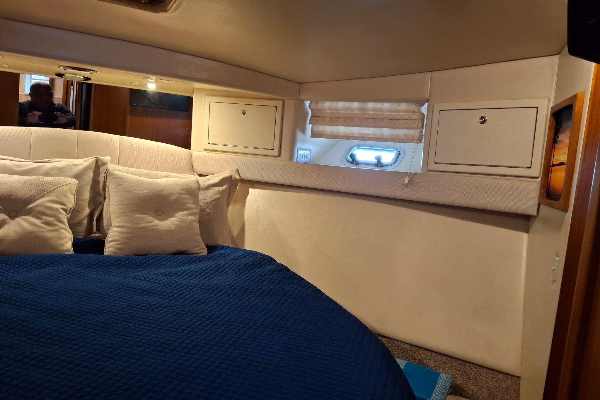 2000 Riviera ENCLOSED FLYBRIDGE # inventory image at Sun Country Yachts, South Lake Union (Seattle)