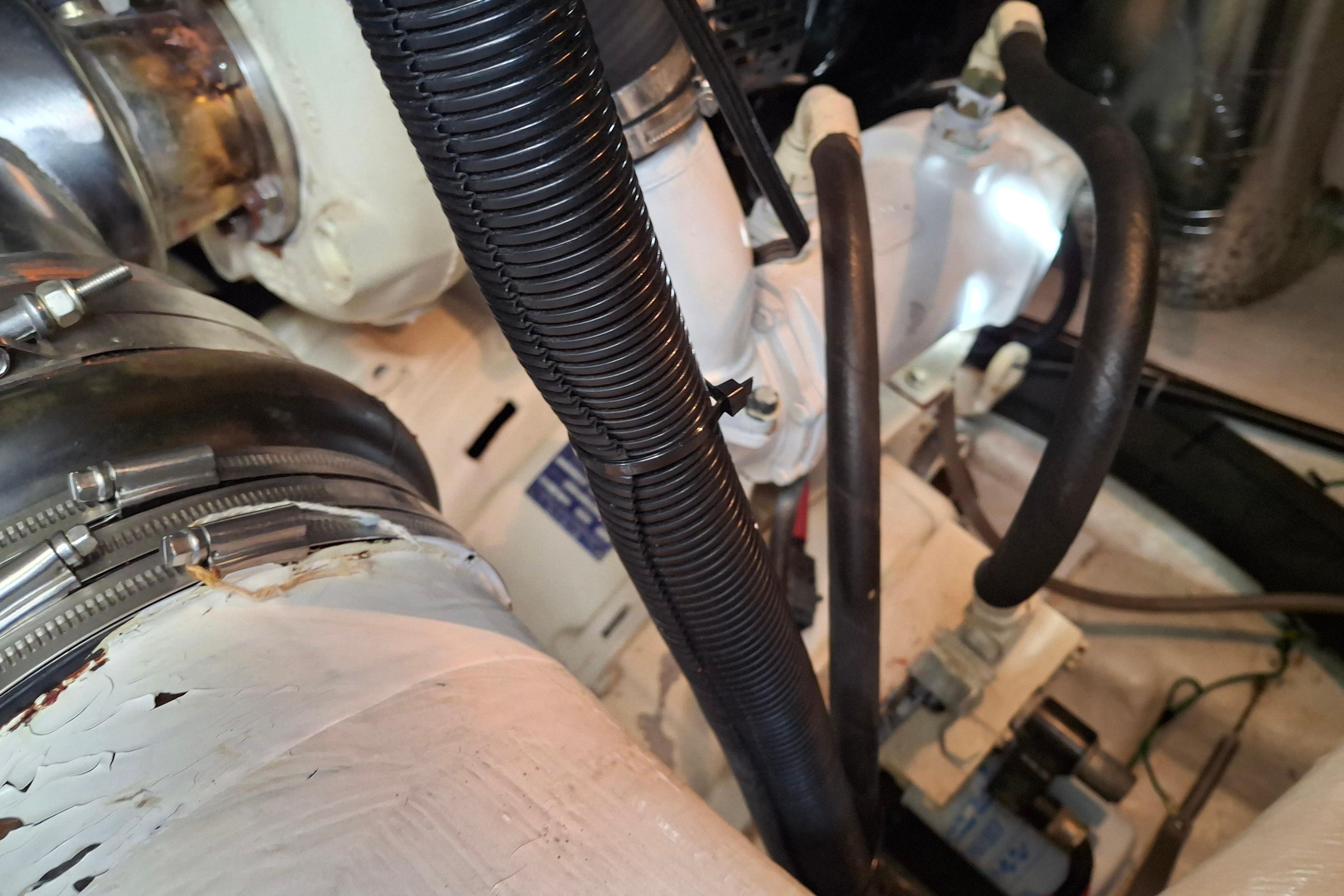 2000 Riviera ENCLOSED FLYBRIDGE # inventory image at Sun Country Yachts, South Lake Union (Seattle)