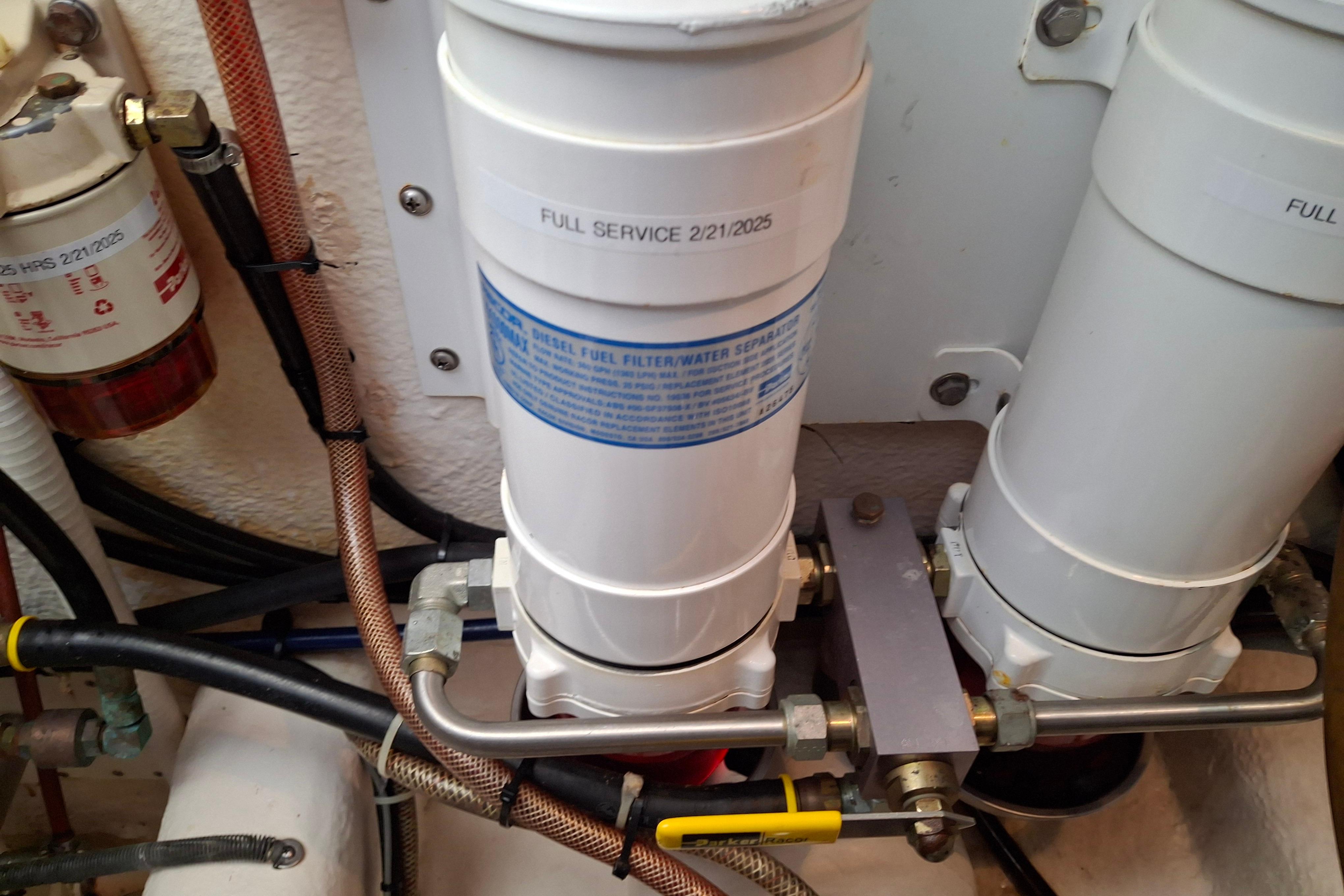 2000 Riviera ENCLOSED FLYBRIDGE # inventory image at Sun Country Yachts, South Lake Union (Seattle)