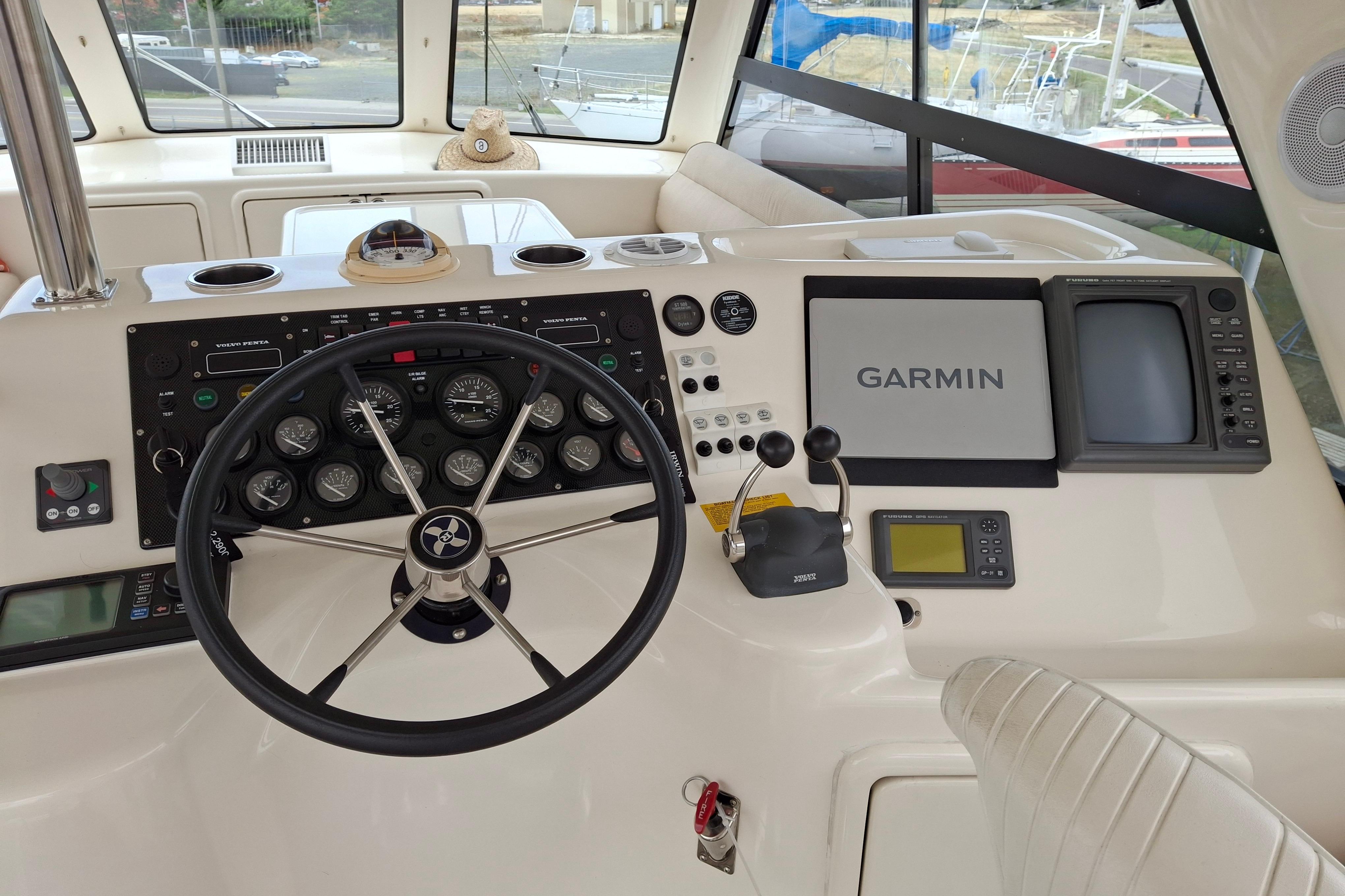 2000 Riviera ENCLOSED FLYBRIDGE # inventory image at Sun Country Yachts, South Lake Union (Seattle)