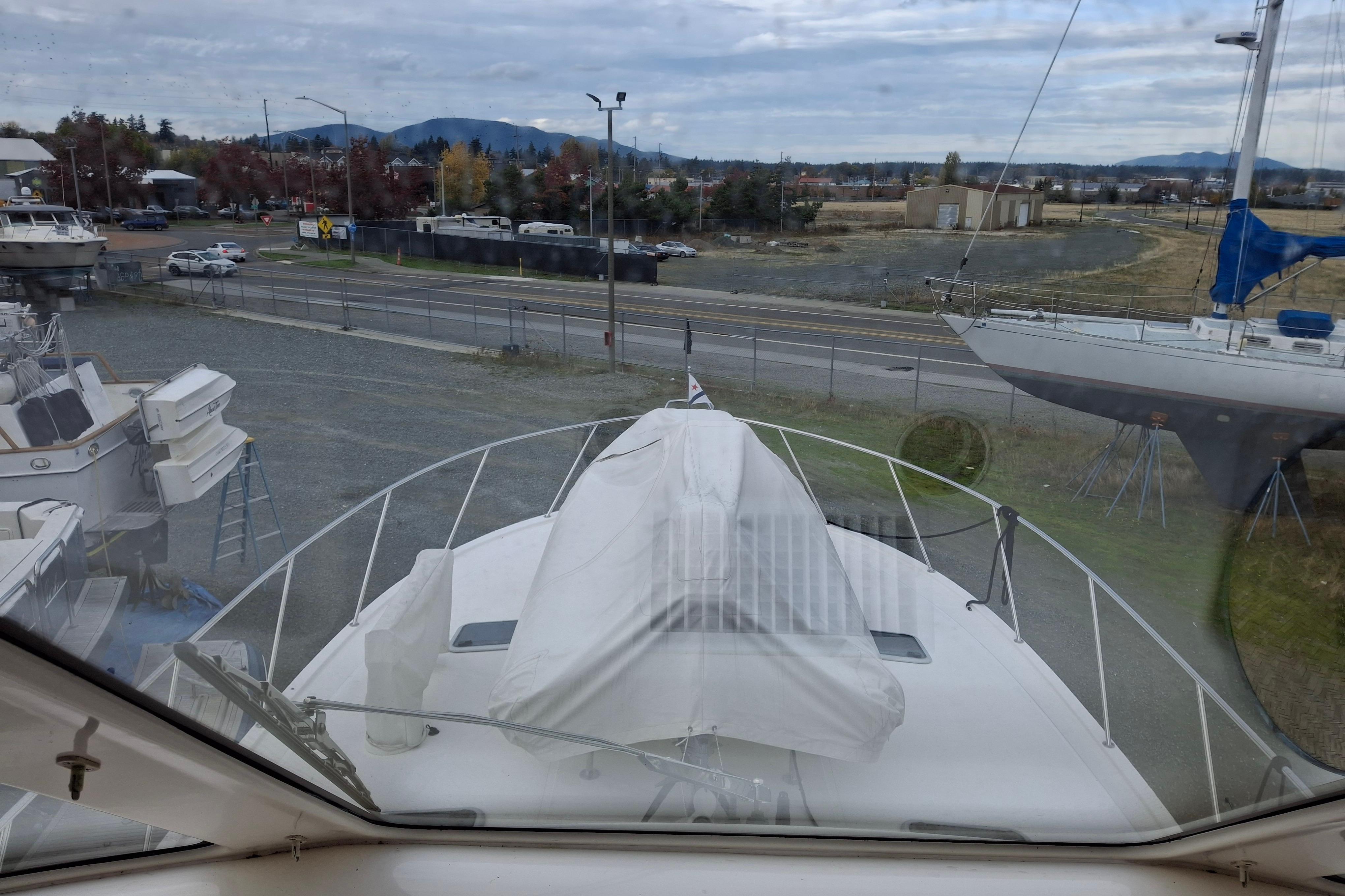 2000 Riviera ENCLOSED FLYBRIDGE # inventory image at Sun Country Yachts, South Lake Union (Seattle)