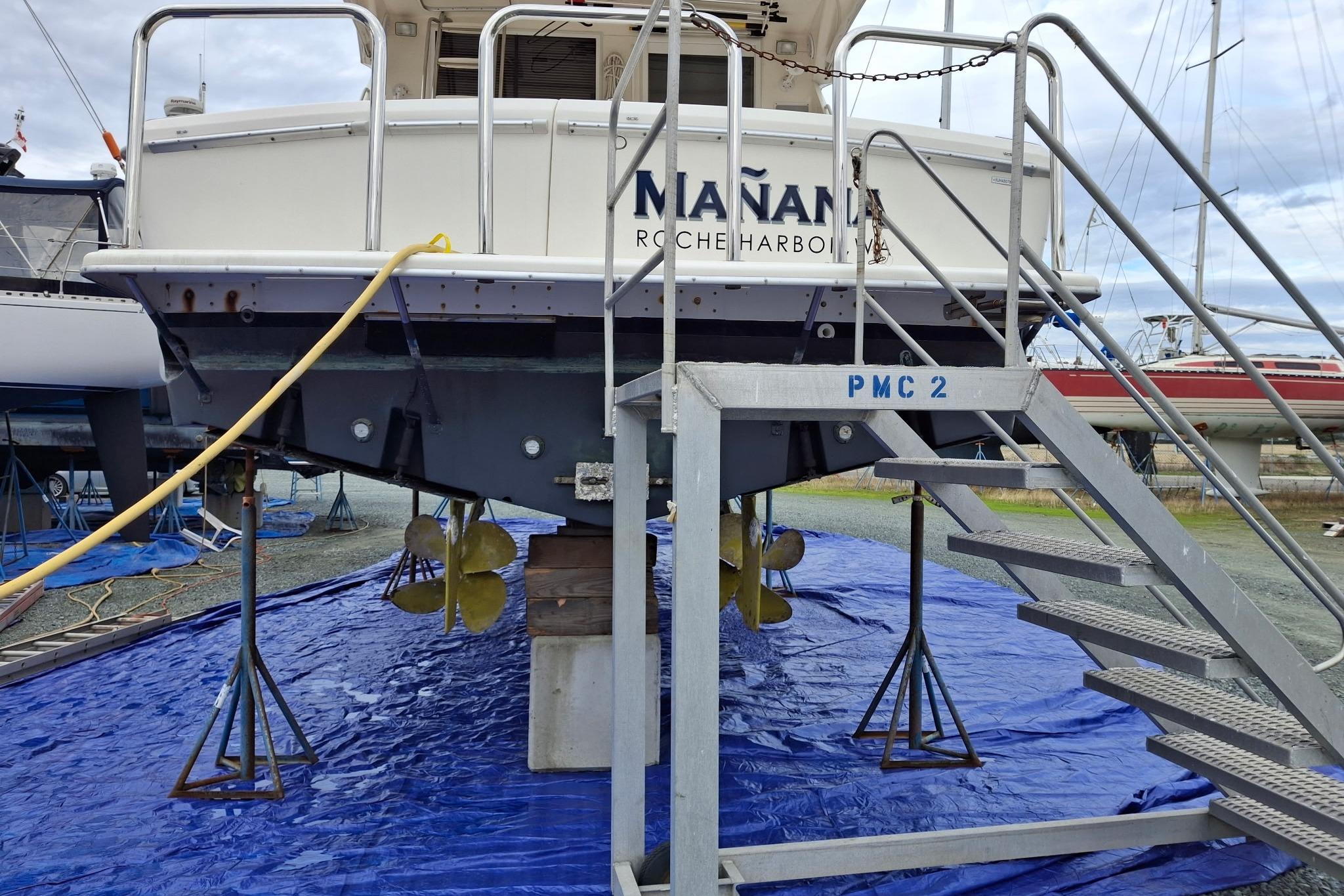 2000 Riviera ENCLOSED FLYBRIDGE # inventory image at Sun Country Yachts, South Lake Union (Seattle)