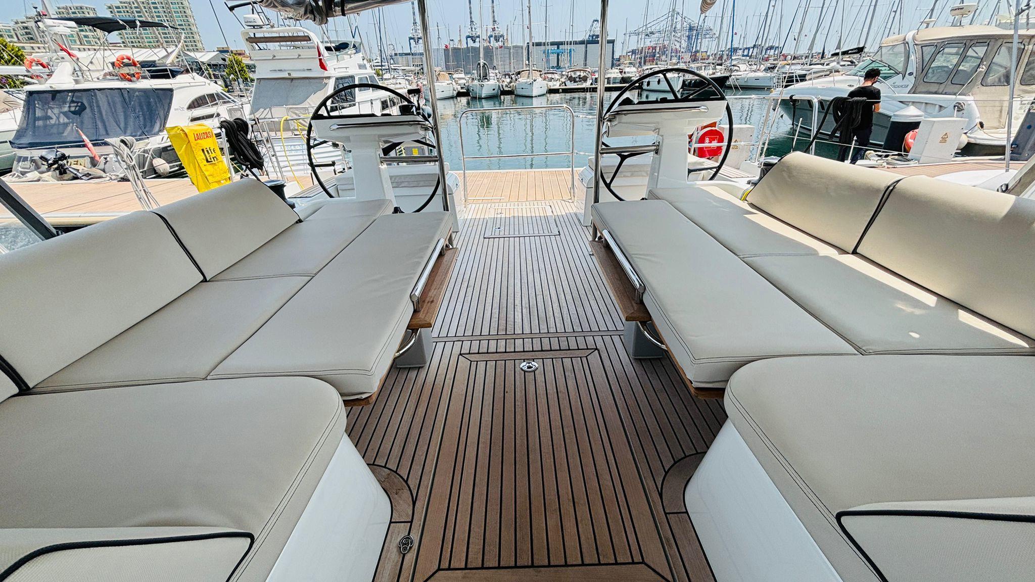 Yacht Photos Pics