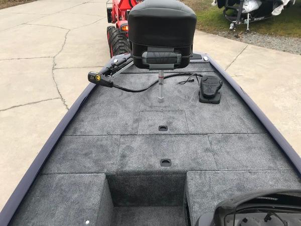 2021 Tracker Boats boat for sale, model of the boat is Pro 170 & Image # 4 of 13