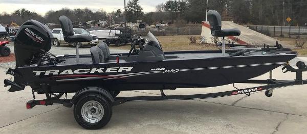 2021 Tracker Boats boat for sale, model of the boat is Pro 170 & Image # 10 of 13