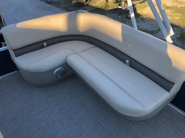 2021 Sun Tracker boat for sale, model of the boat is Party Barge 18 DLX & Image # 20 of 23