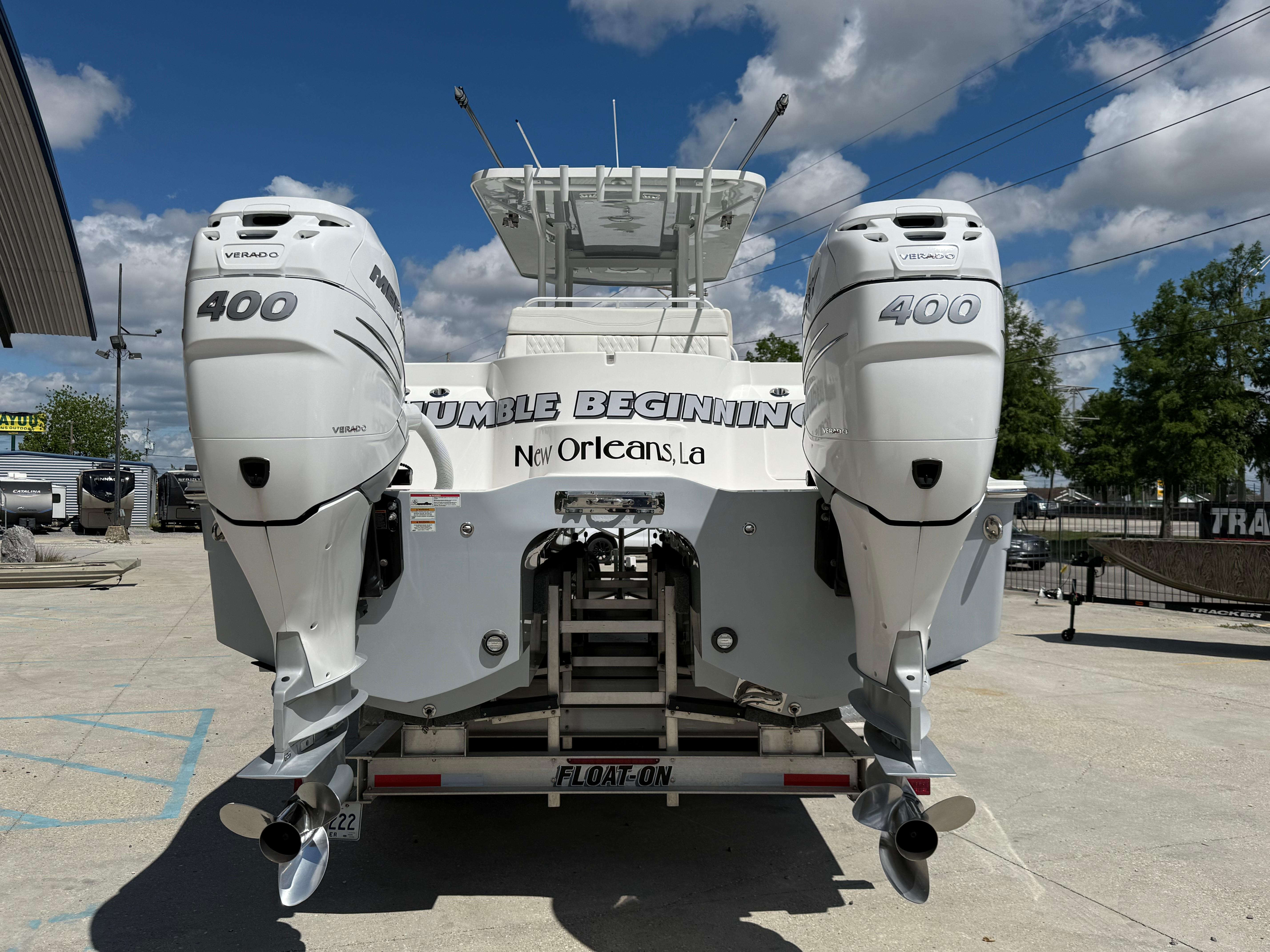 2022 Invincible 33 Catamaran with twin 400 horsepower engines, New Orleans, LA.