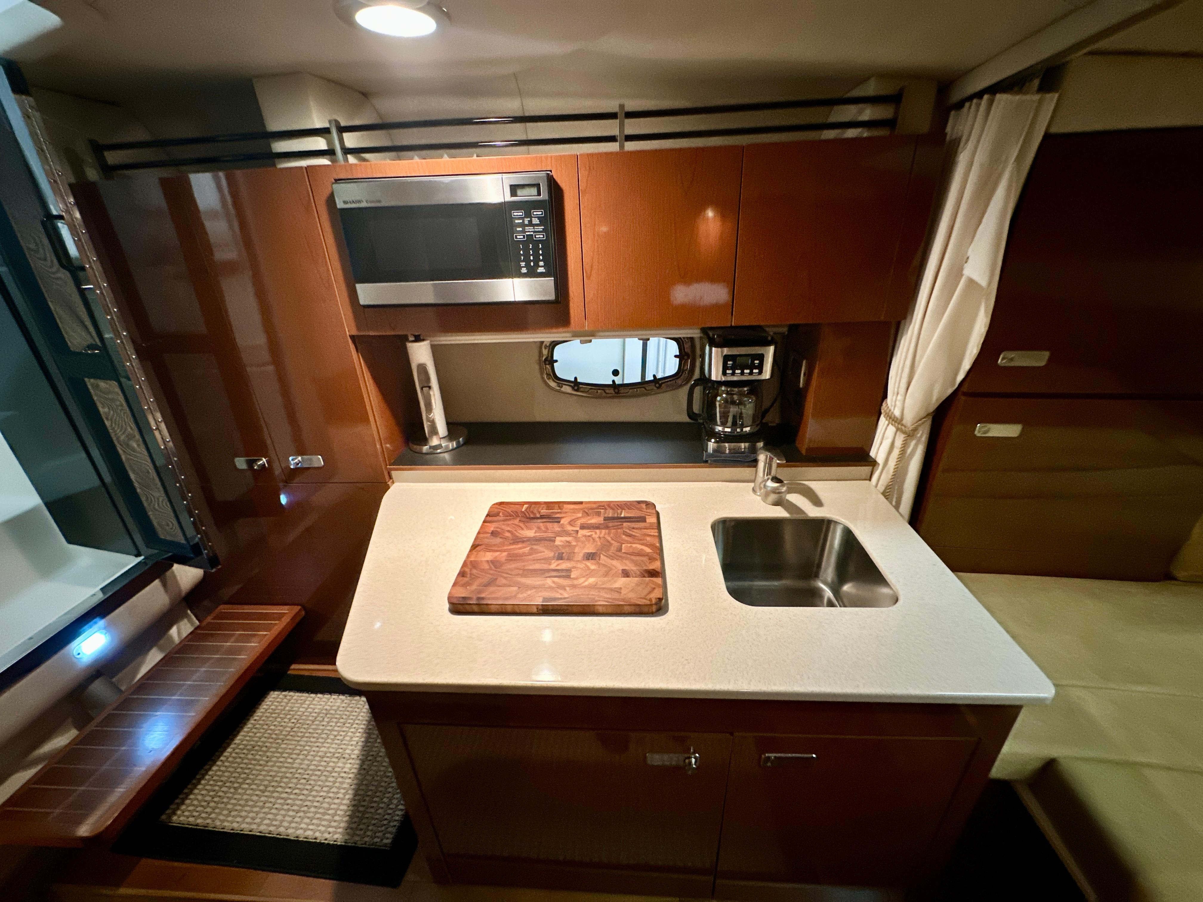 2010-sea-ray-310-sundancer-power-9681404-20250212085711273-1_XLARGE