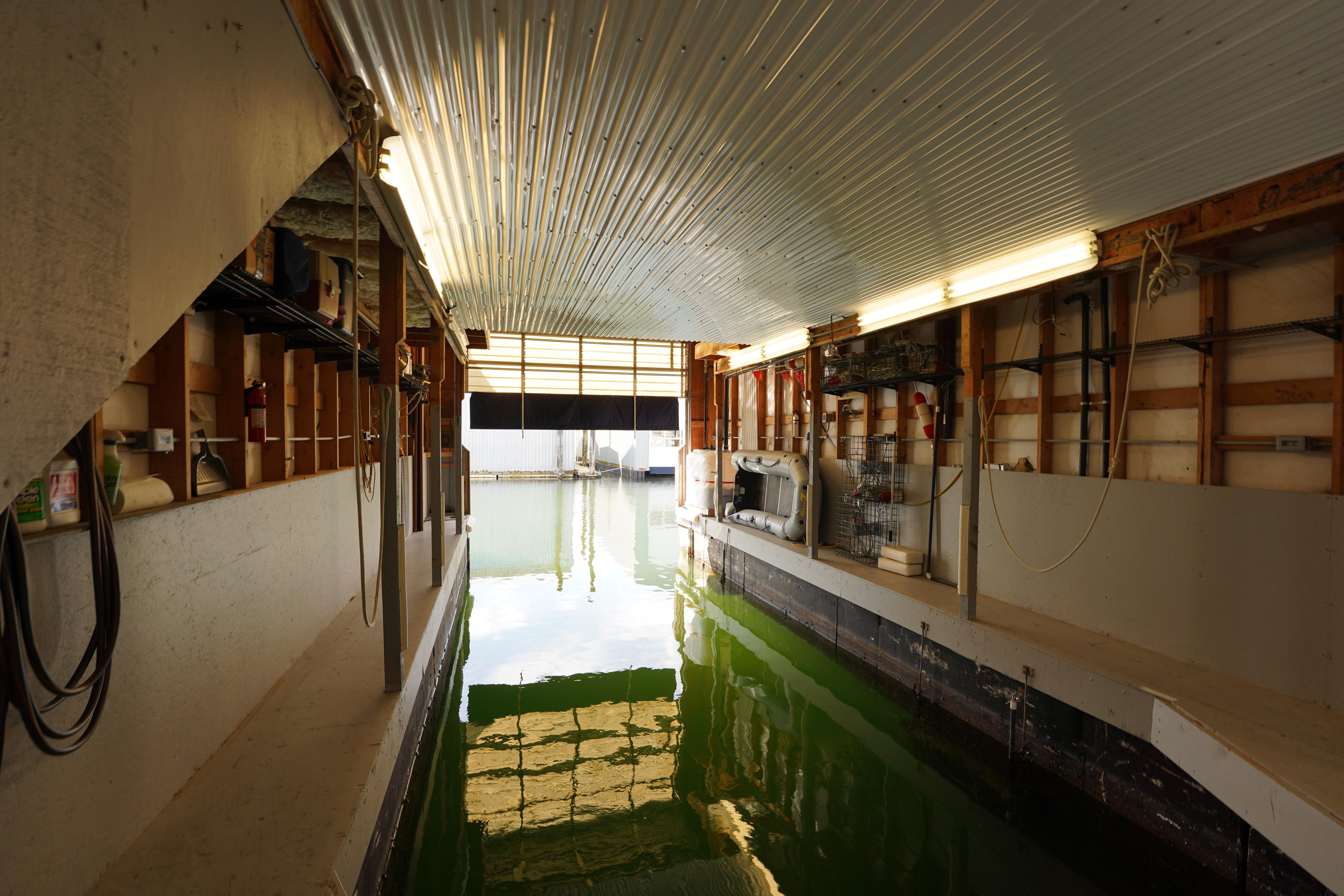 Custom-46 x 20 Boathouse 1994 -WA-US-9781440 | Thumbnail