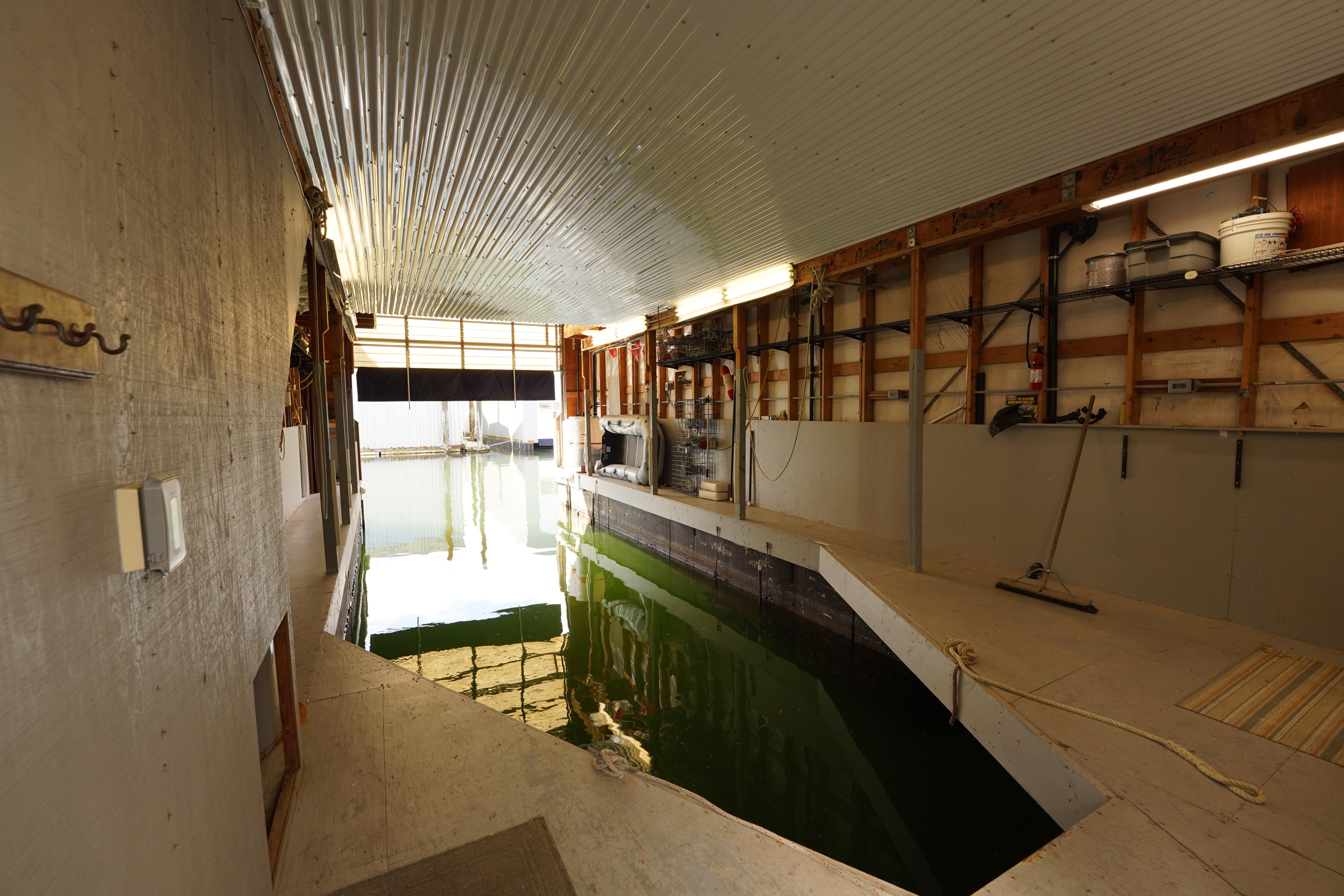 Custom-46 x 20 Boathouse 1994 -WA-US-9781440 | Thumbnail