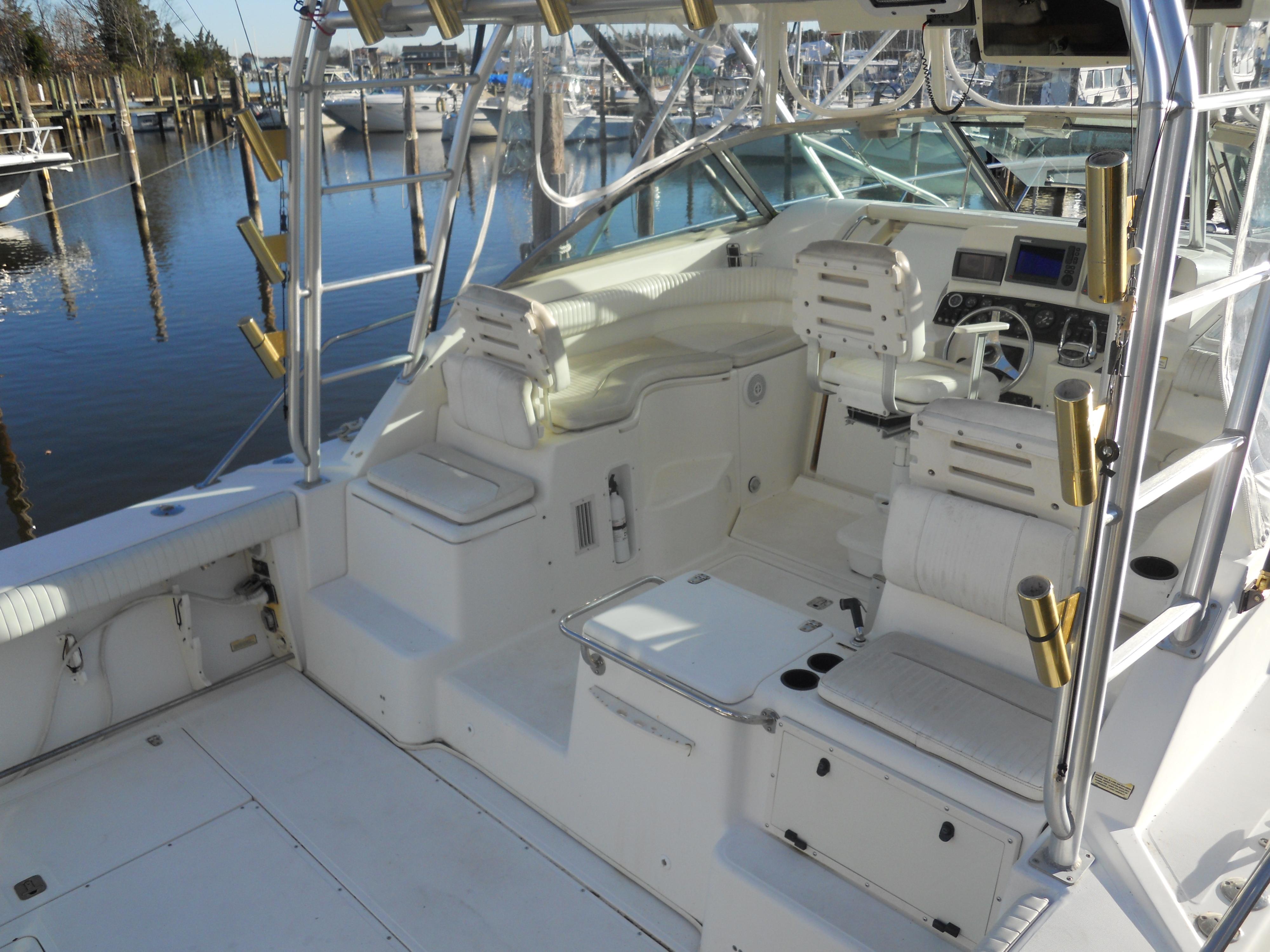 2000-boston-whaler-34-defiance-power-9881443-20250723090000151-1