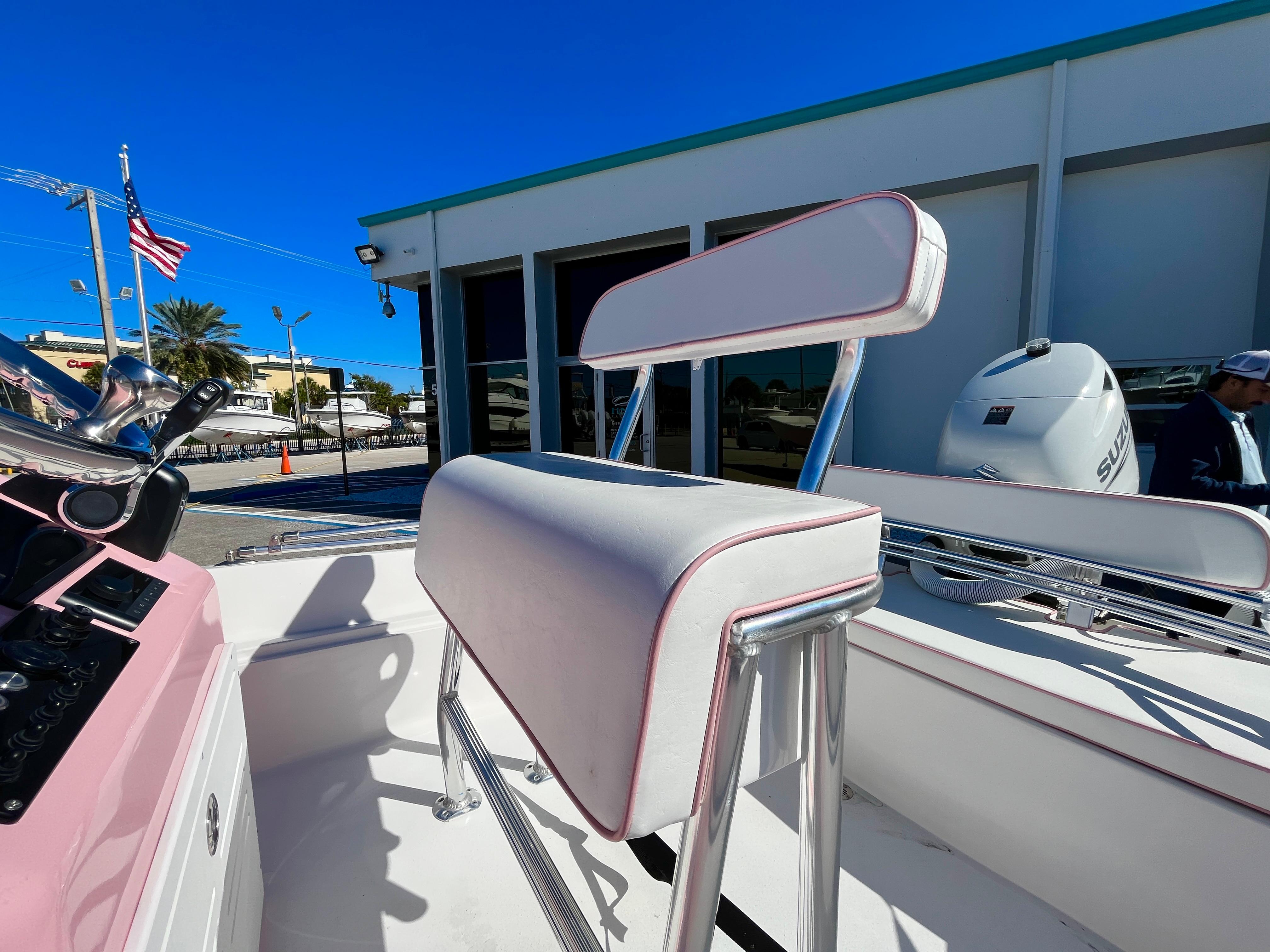 Palm Yacht 17 - Helm Seating