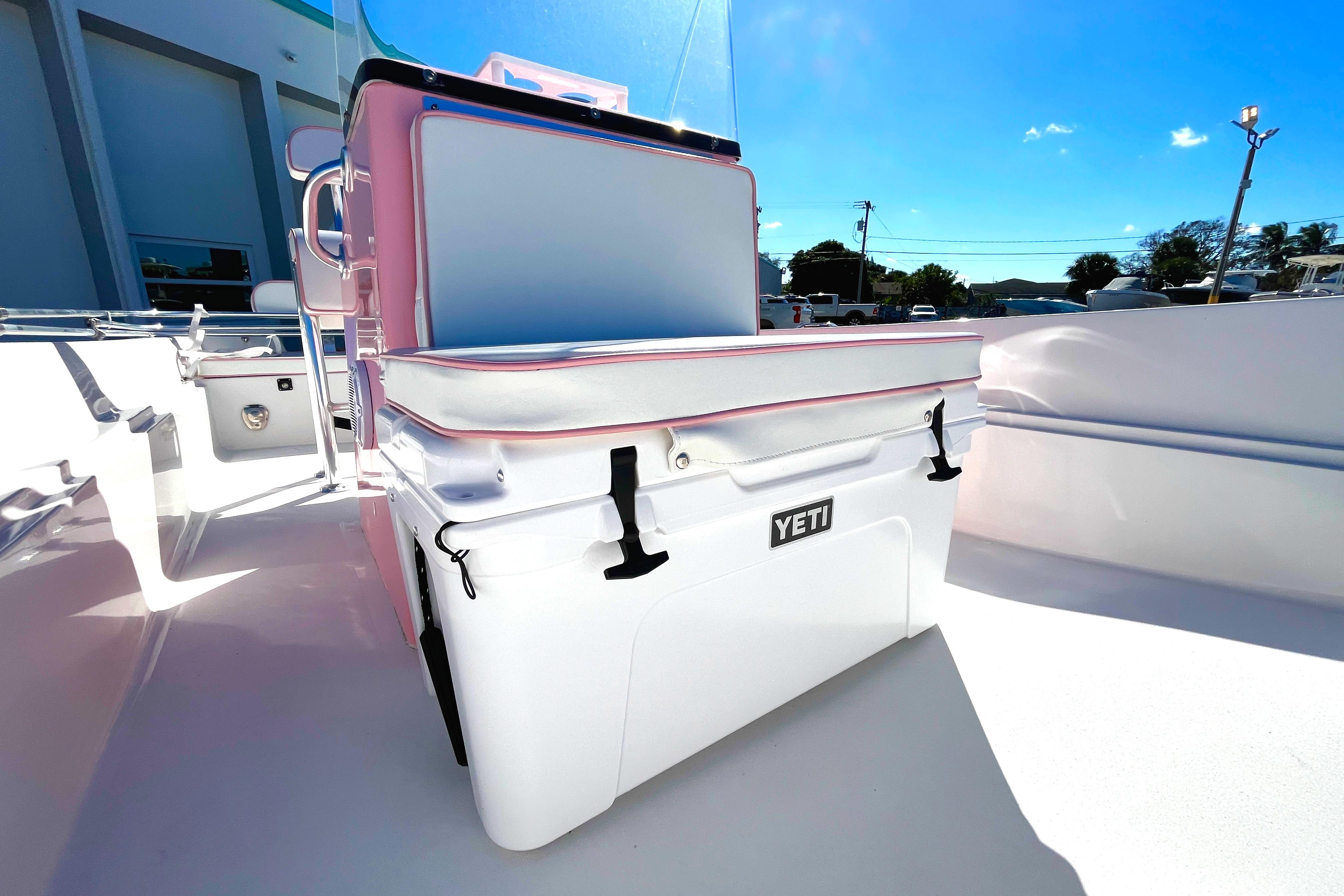 Palm Yacht 17 - Yeti Cooler with forward seating