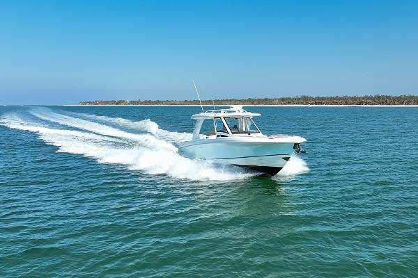 35' Boston Whaler, Listing Number 100916221, Image No. 19