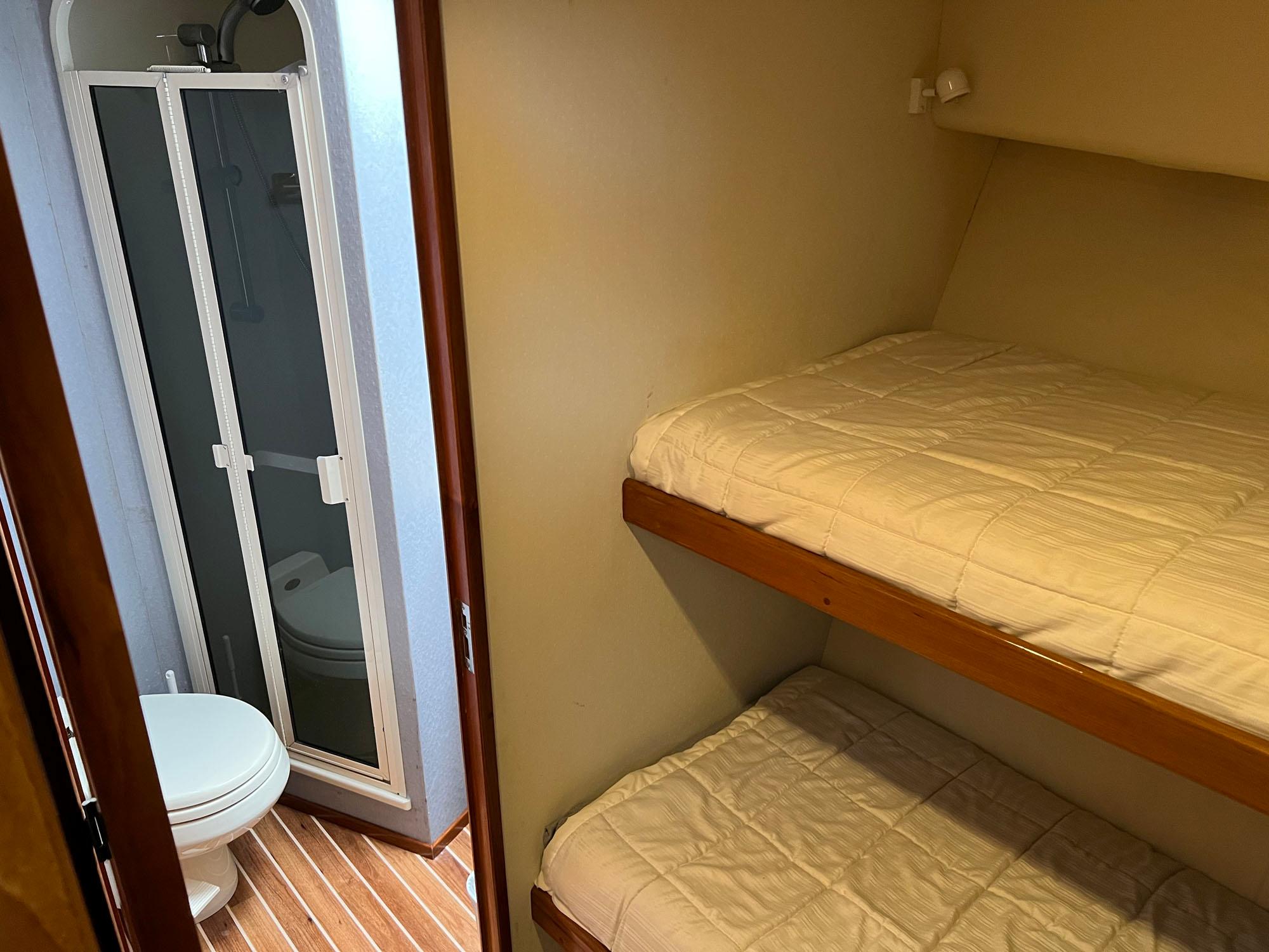 Guest En-Suite Head and Shower with Bunks