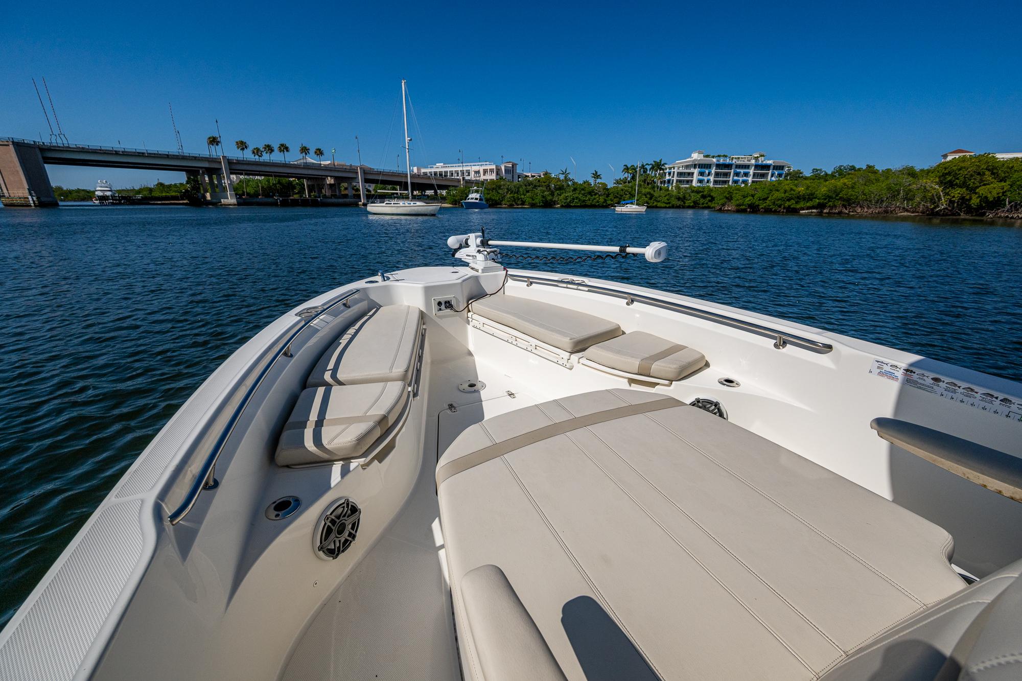 2023-boston-whaler-280-dauntless-power-9801465-20250520120428538-1_XLARGE
