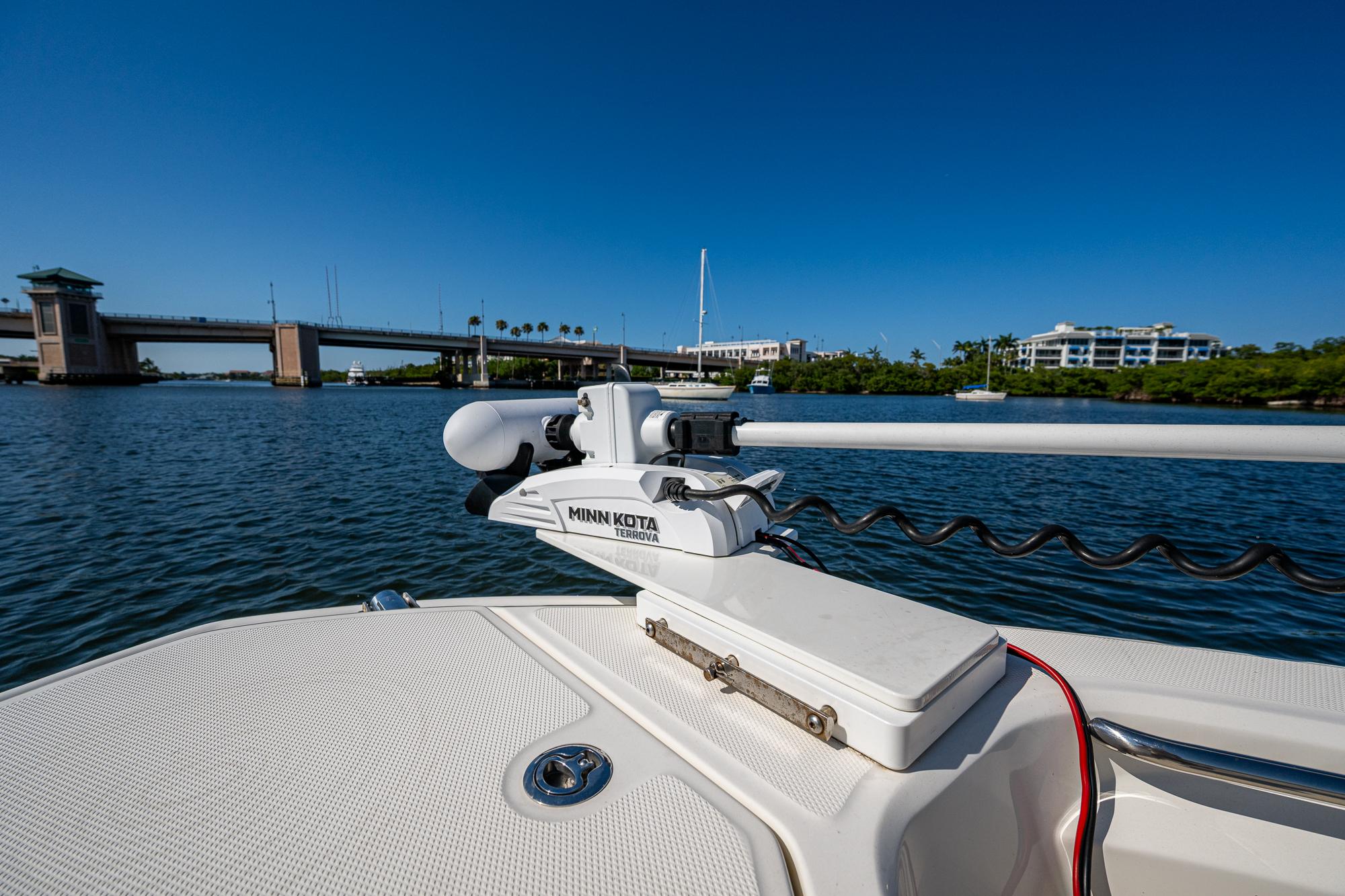 2023-boston-whaler-280-dauntless-power-9801465-20250520120436469-1_XLARGE