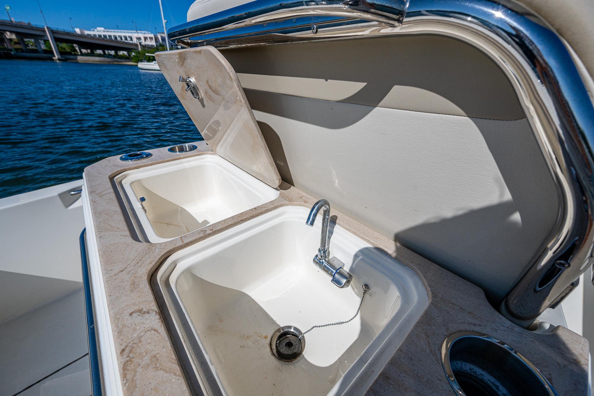 2023-boston-whaler-280-dauntless-power-9801465-20250520120454537-1_XLARGE