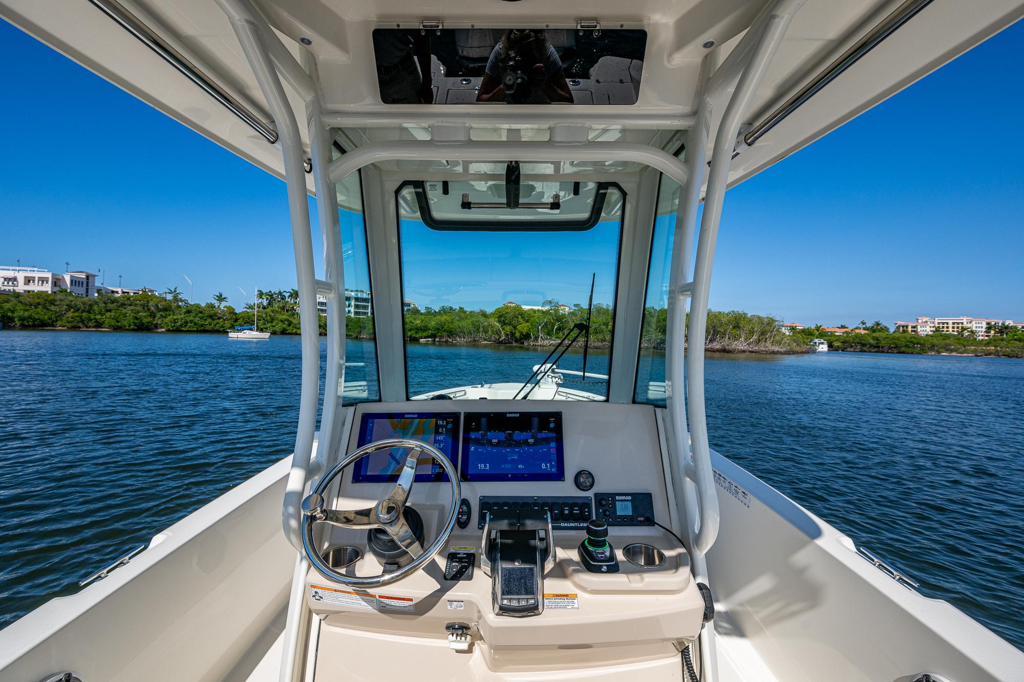 2023-boston-whaler-280-dauntless-power-9801465-20250520120507451-1_XLARGE