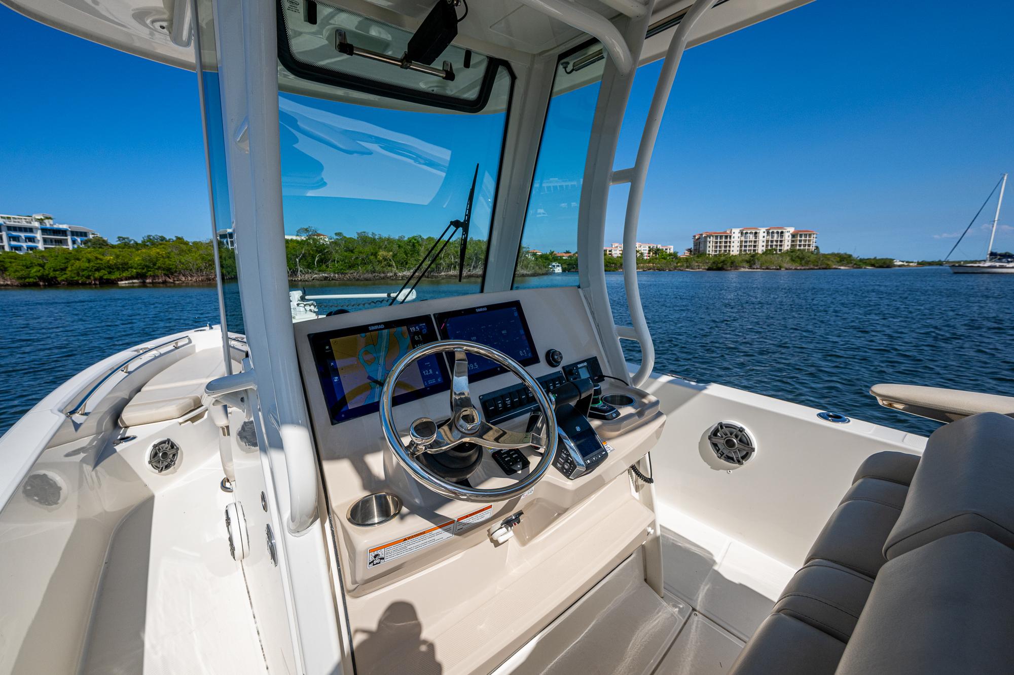 2023-boston-whaler-280-dauntless-power-9801465-20250520120511571-1_XLARGE