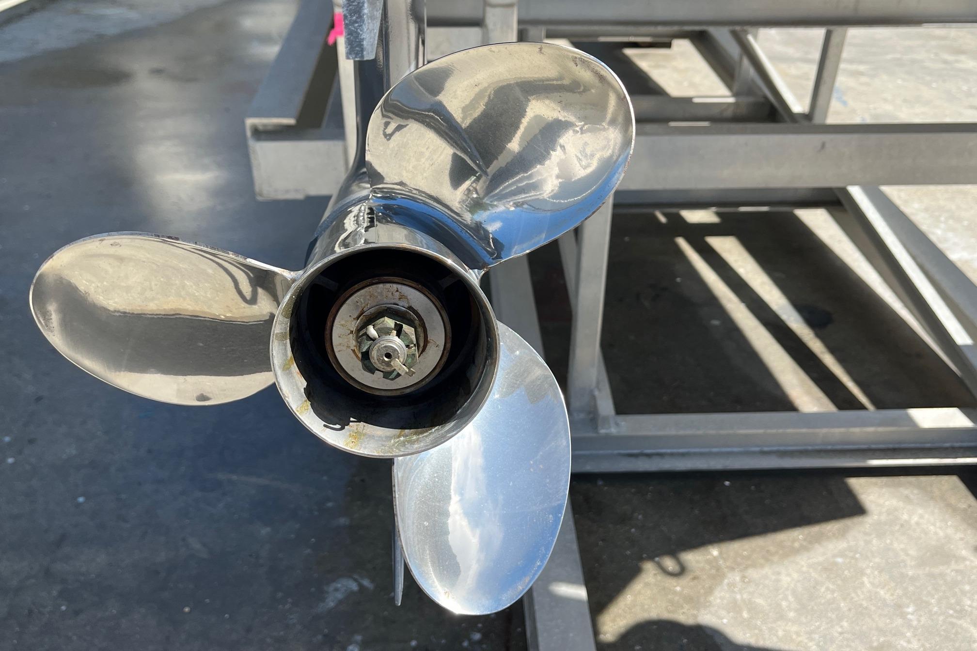 FL 10509 RC Knot 10 Yacht Sales FL 10509 RC Knot 10 Yacht Sales