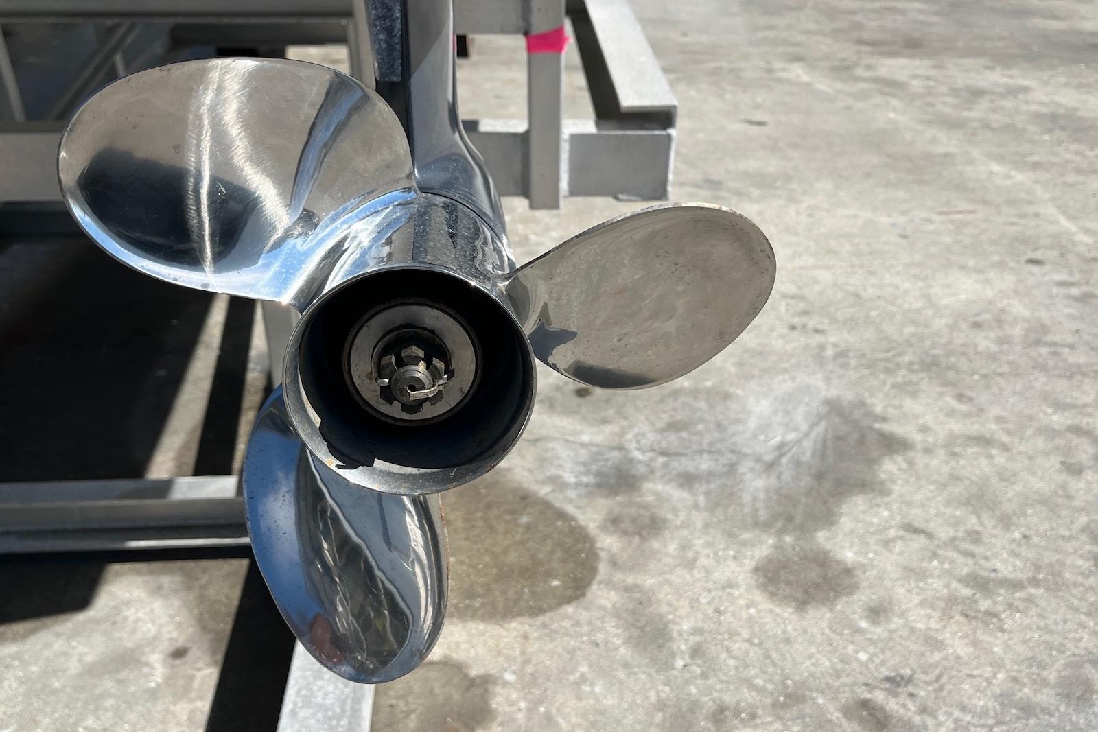 FL 10509 RC Knot 10 Yacht Sales FL 10509 RC Knot 10 Yacht Sales