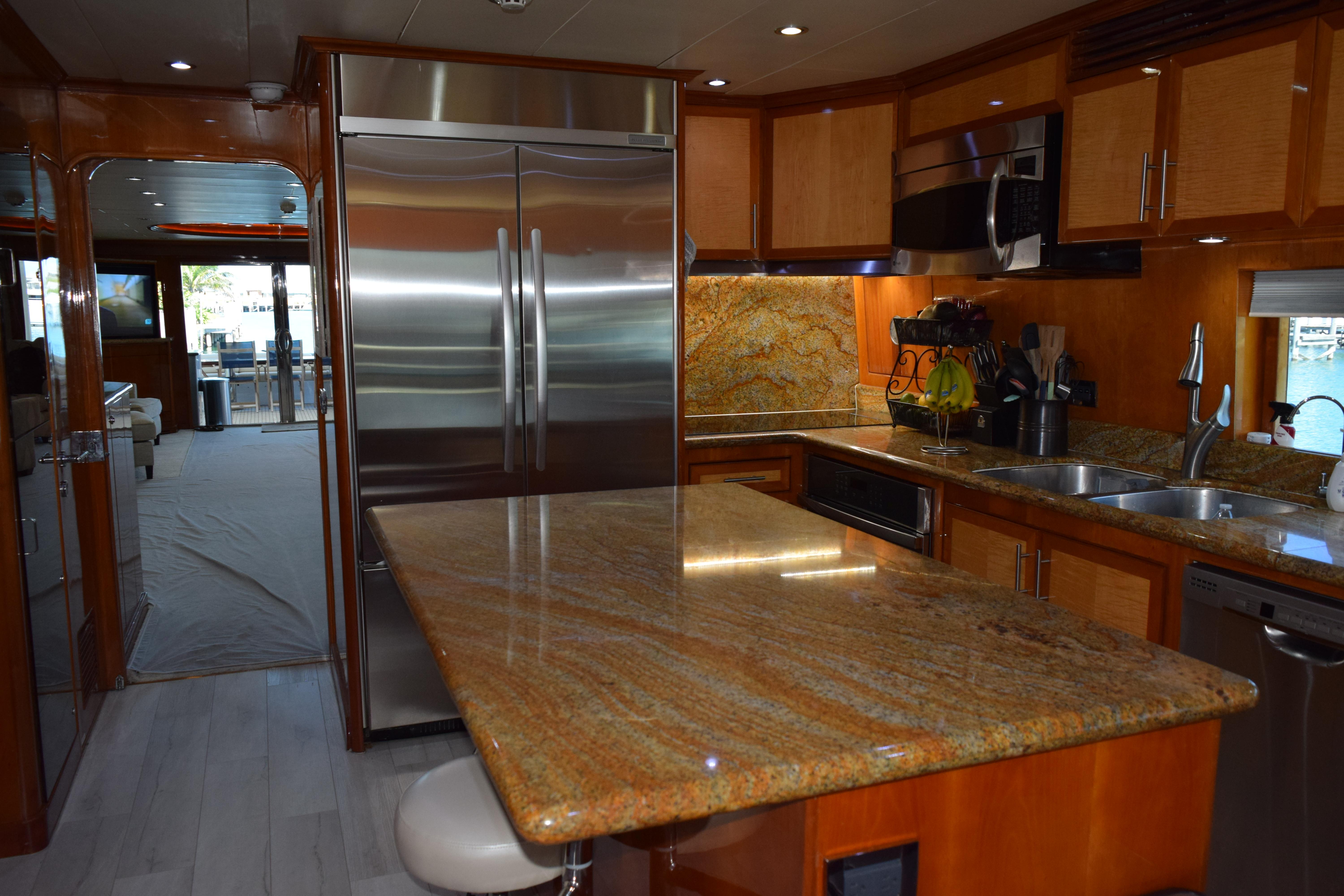 Hargrave 94 Sweet T - Galley, Refrigerator, Island with 2 Stools