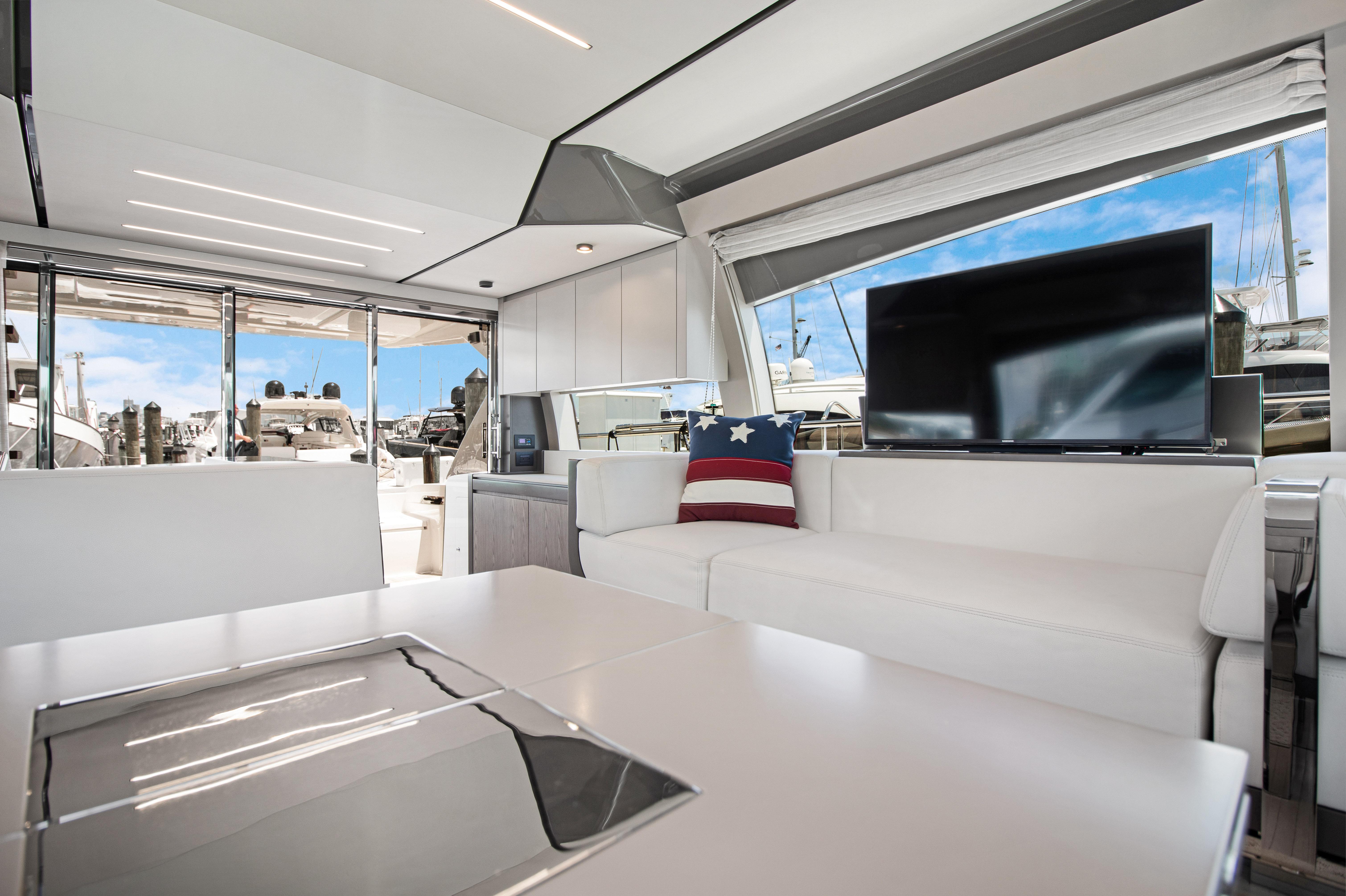 2018 Ferretti Yachts 550 Acqua