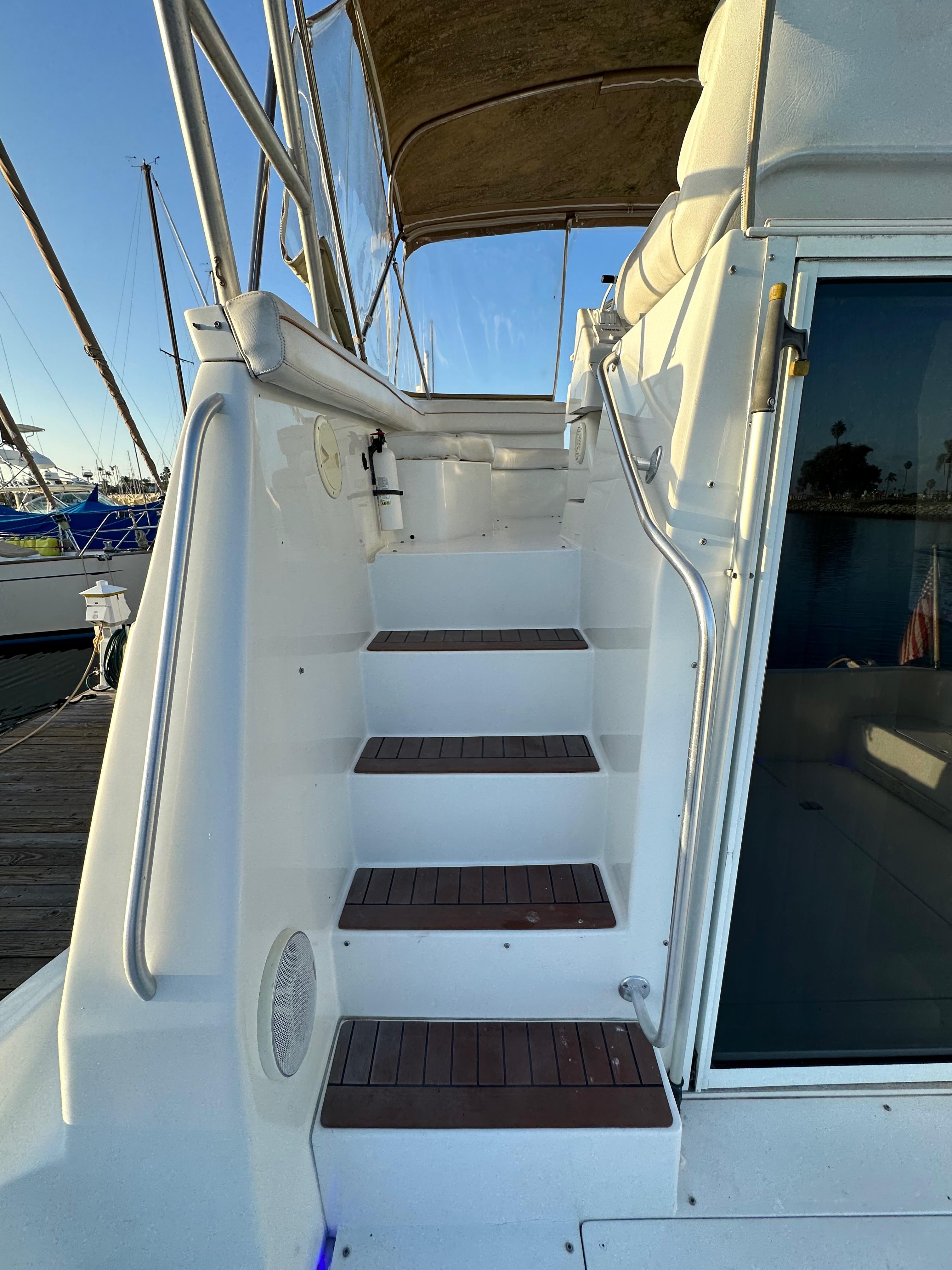 Image [8] of 1994 Mainship 40 Sedan Bridge