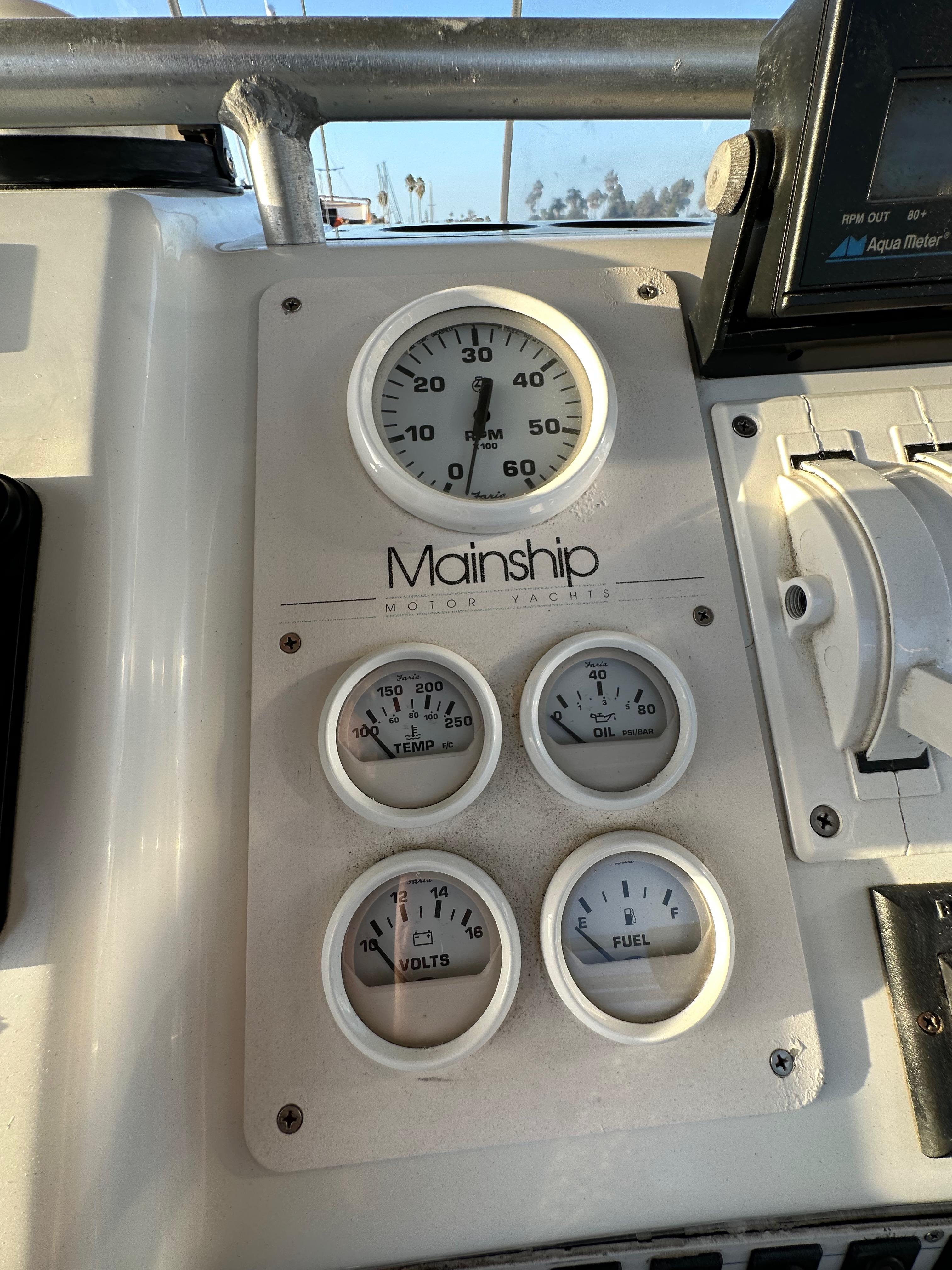 Image [14] of 1994 Mainship 40 Sedan Bridge