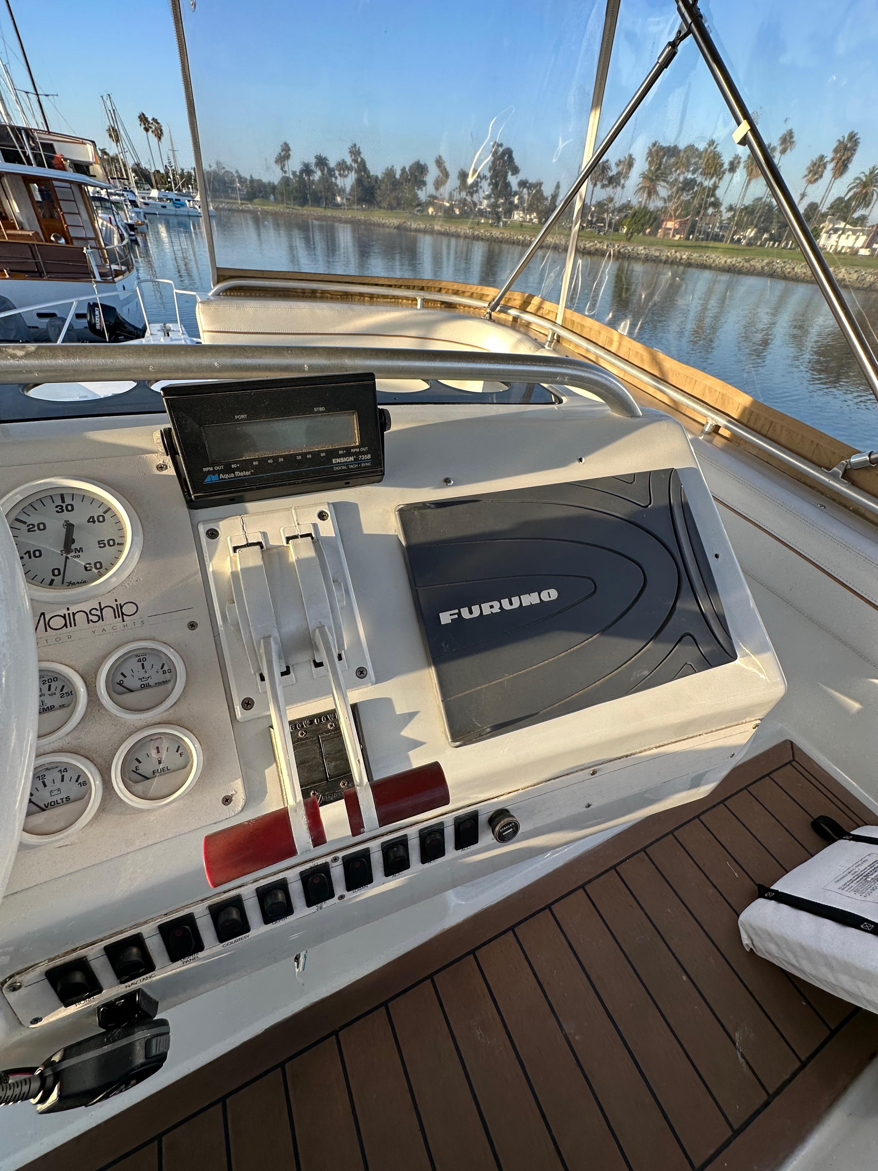 Image [16] of 1994 Mainship 40 Sedan Bridge