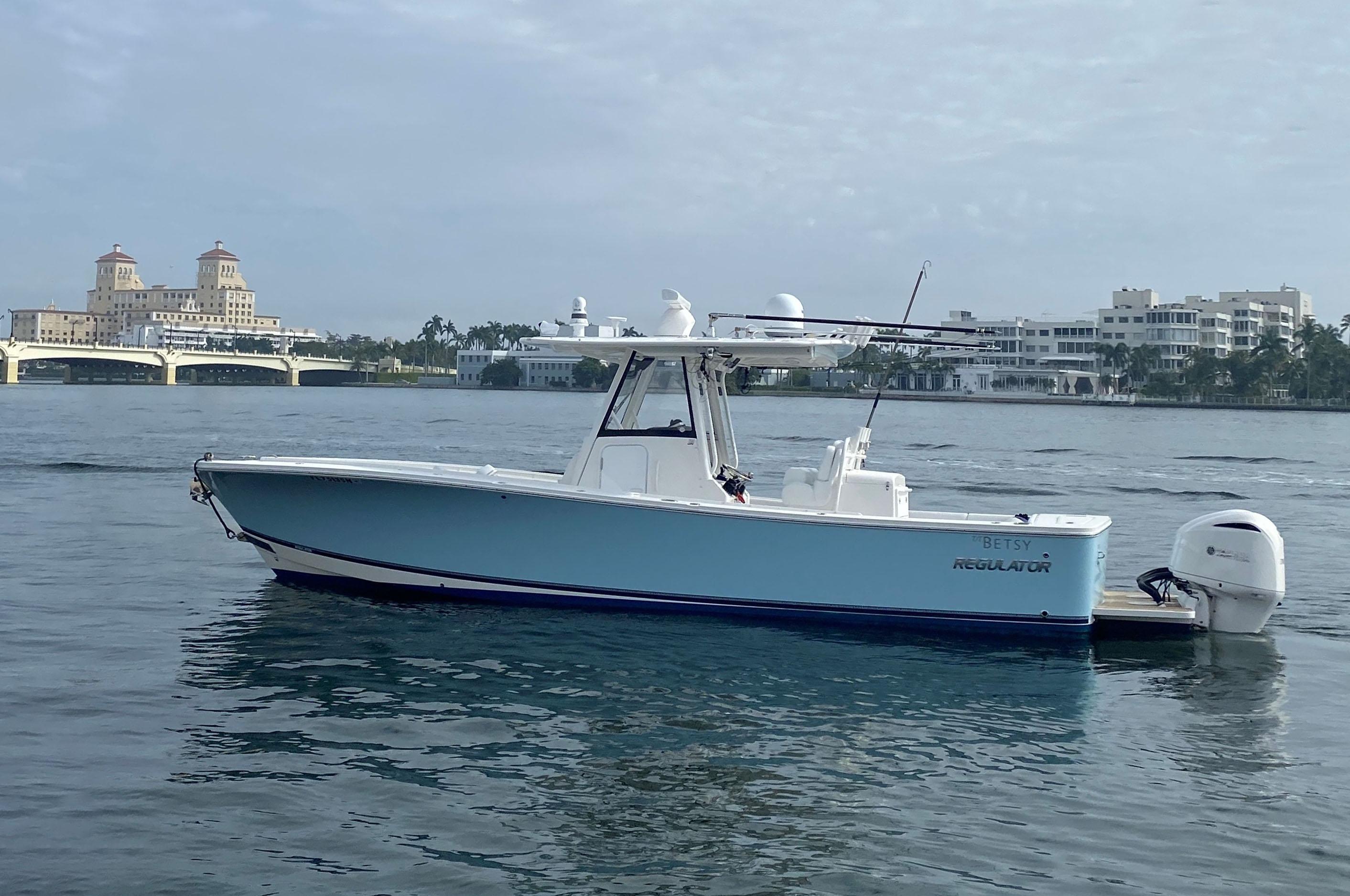 Yacht for Sale 31 Regulator Yachts Palm Beach, FL Denison Yacht Sales