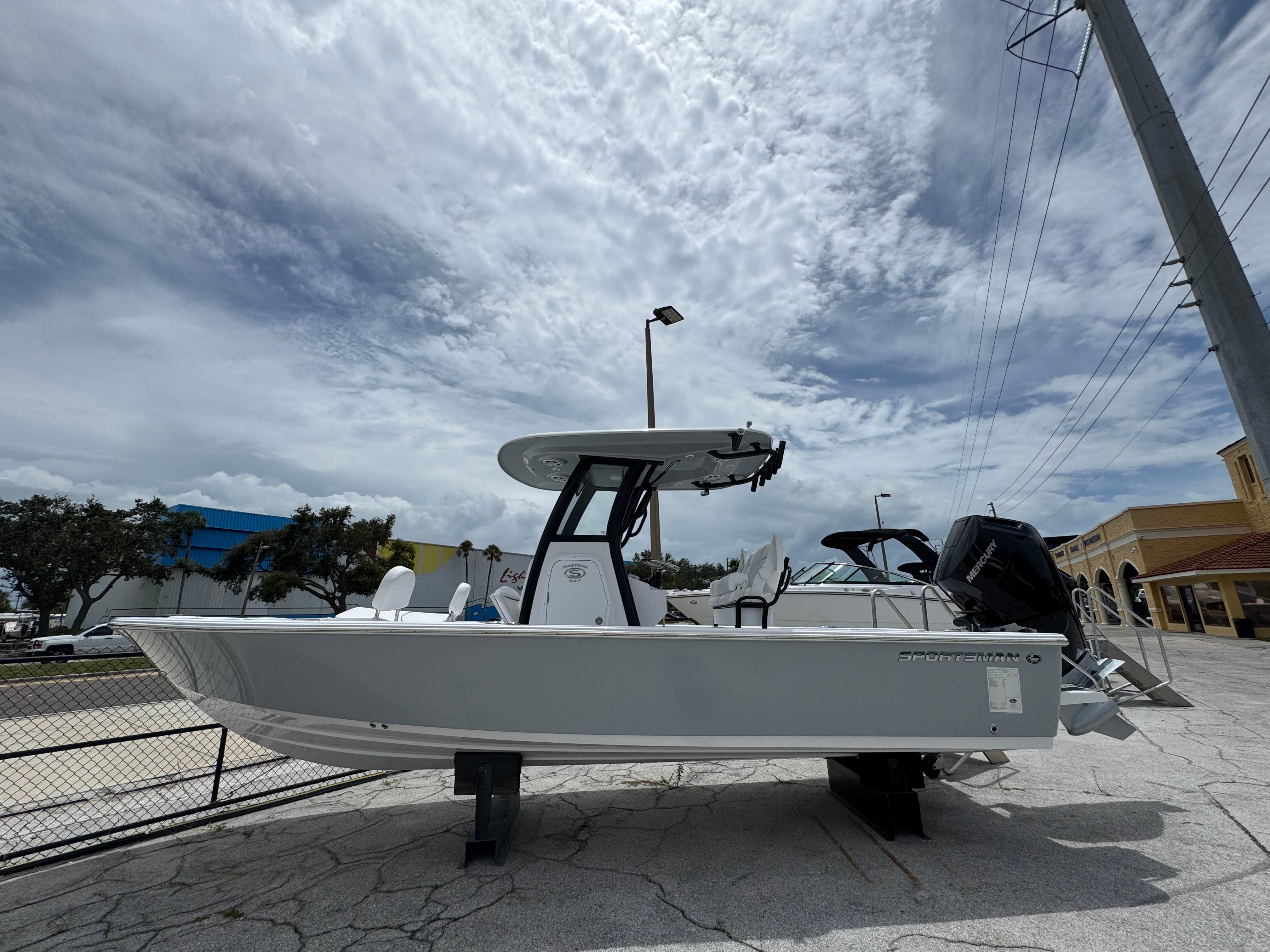 2024 Sportsman Masters 247 Bay Boat