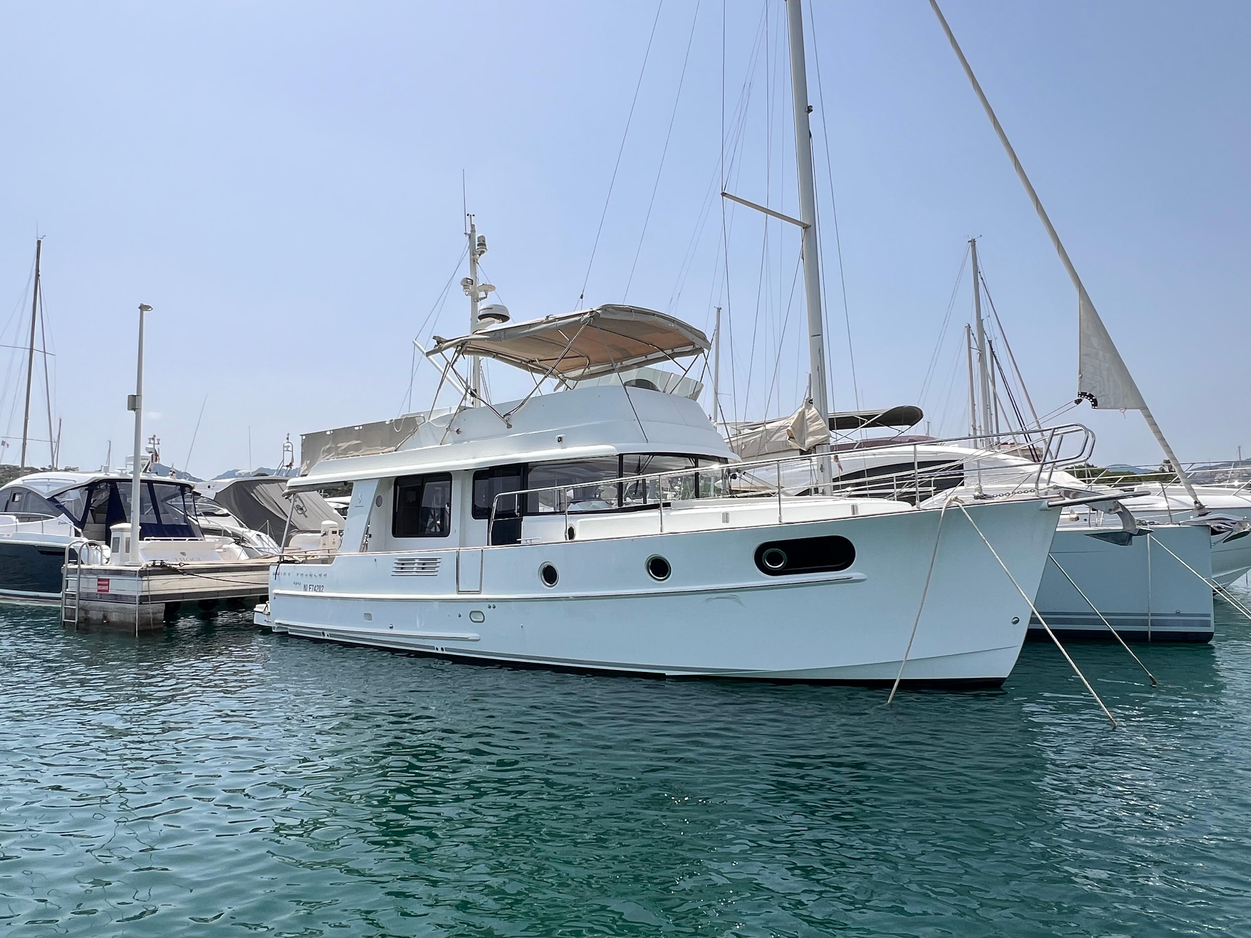  Yacht Photos Pics BENETEAU SWIFT TRAWLER 44