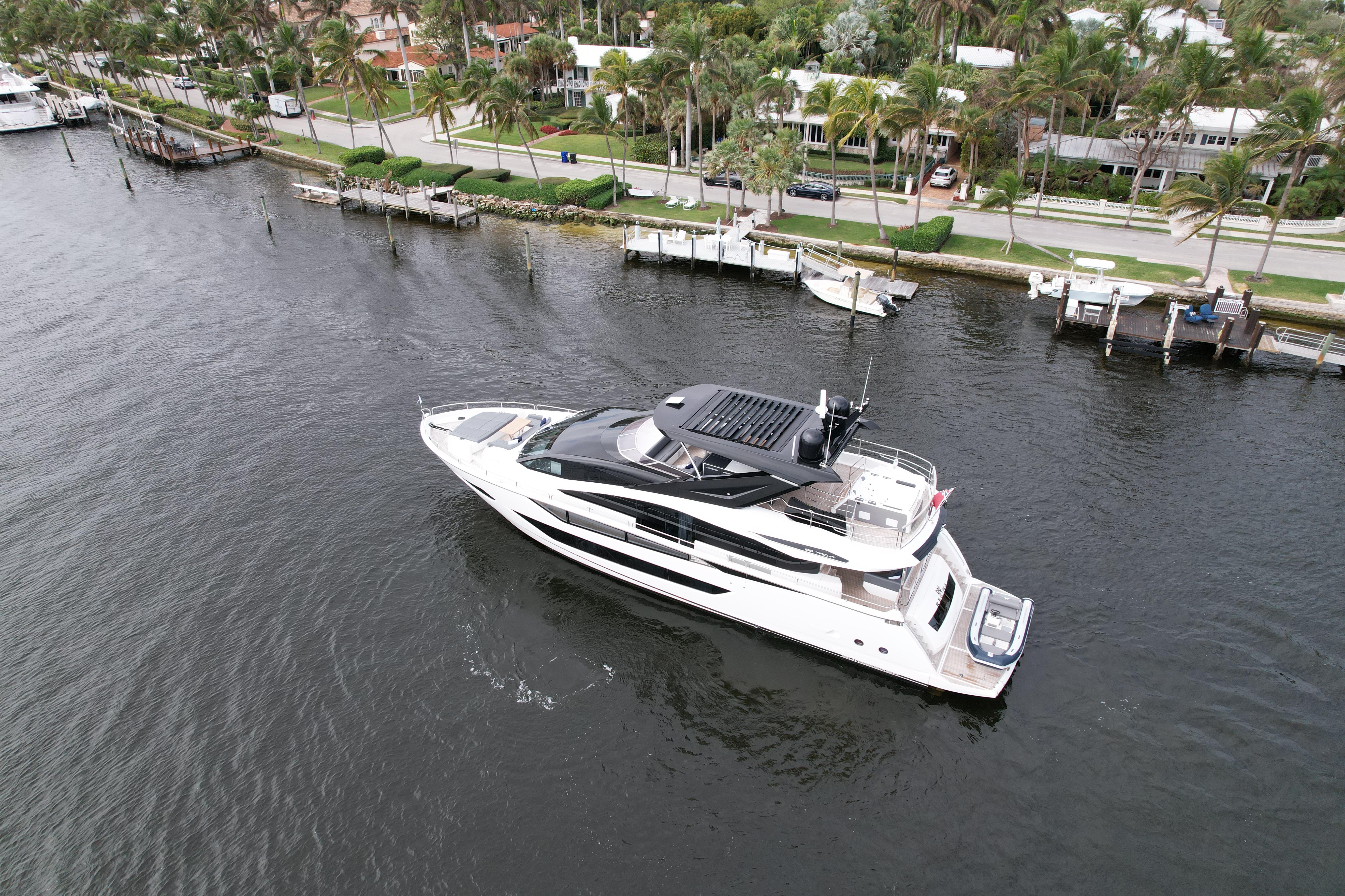 2022 Palm Beach 88 yacht