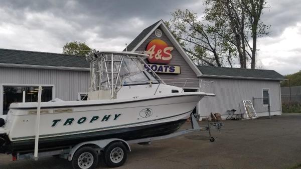2000 Bayliner boat for sale, model of the boat is 2352 lx & Image # 15 of 16