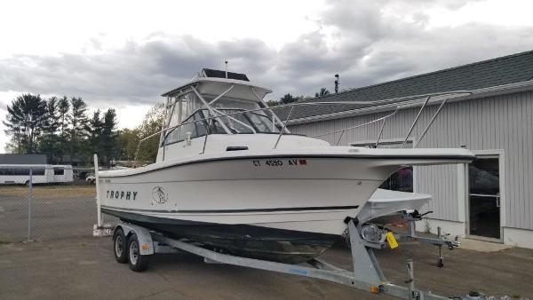 2000 Bayliner boat for sale, model of the boat is 2352 lx & Image # 1 of 16