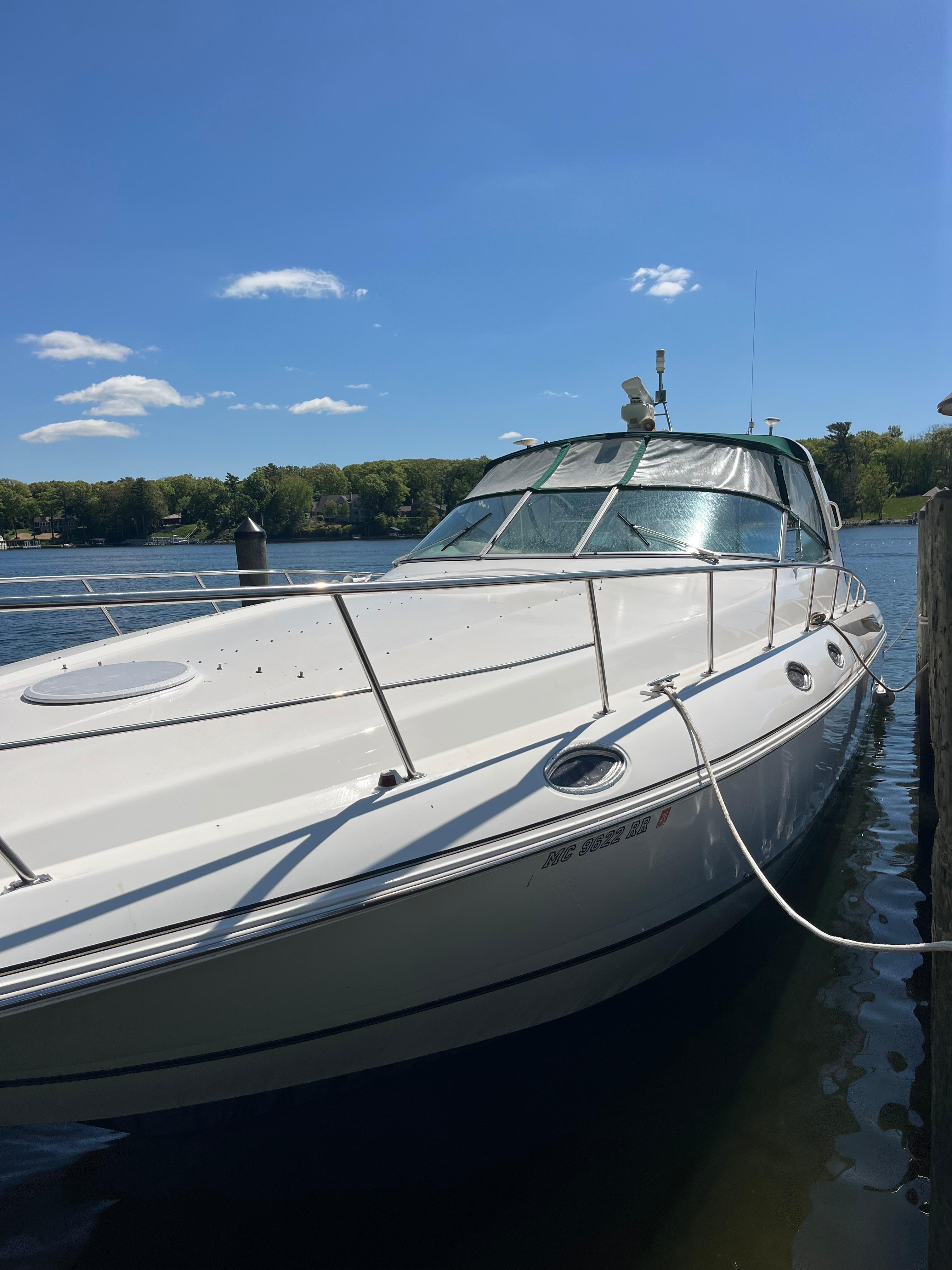 1999-cruisers-yachts-4270-esprit-power-9821499-980316678-0-300520251431-0