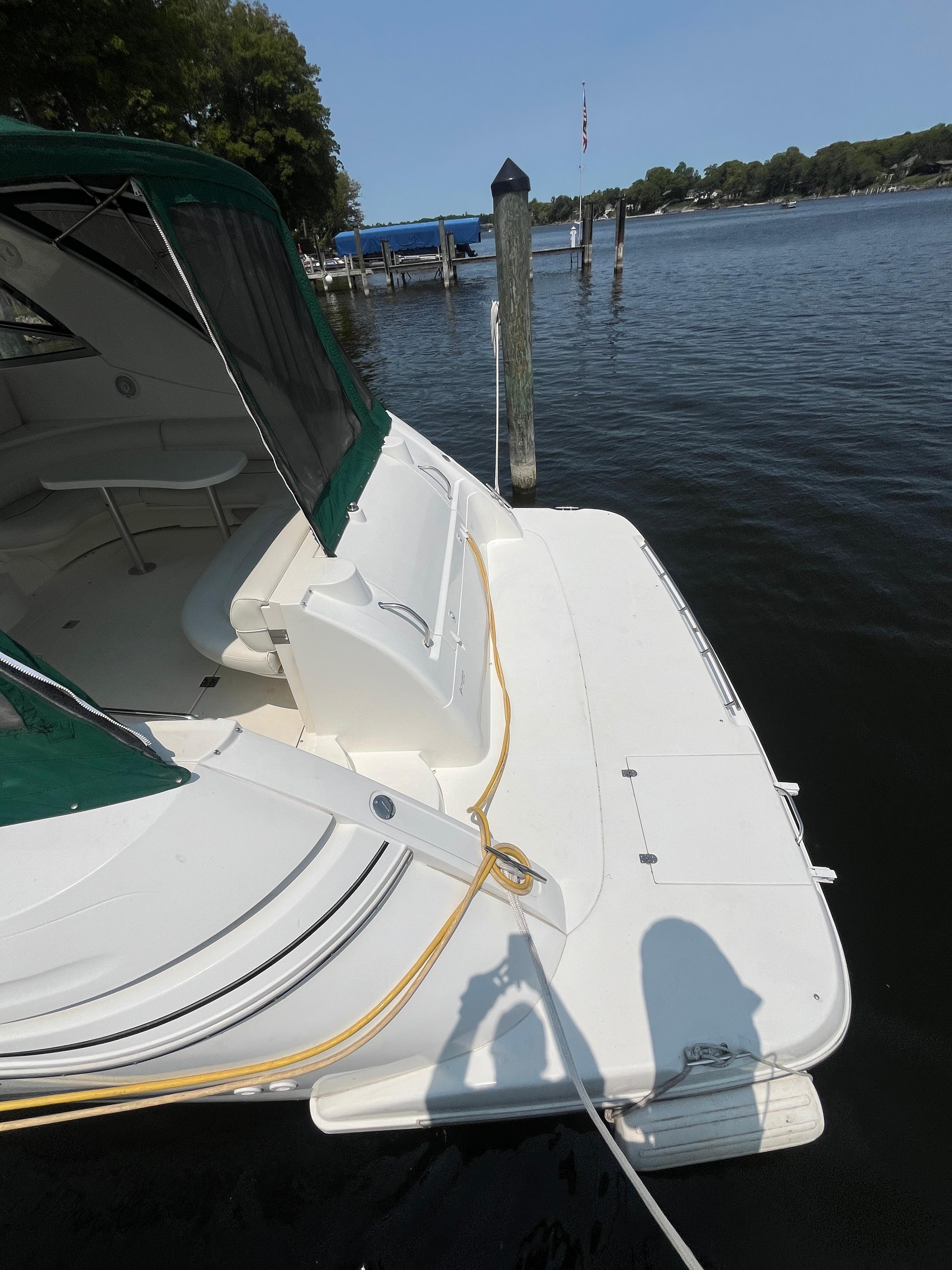 1999-cruisers-yachts-4270-esprit-power-9821499-980709677-0-010620251826-22