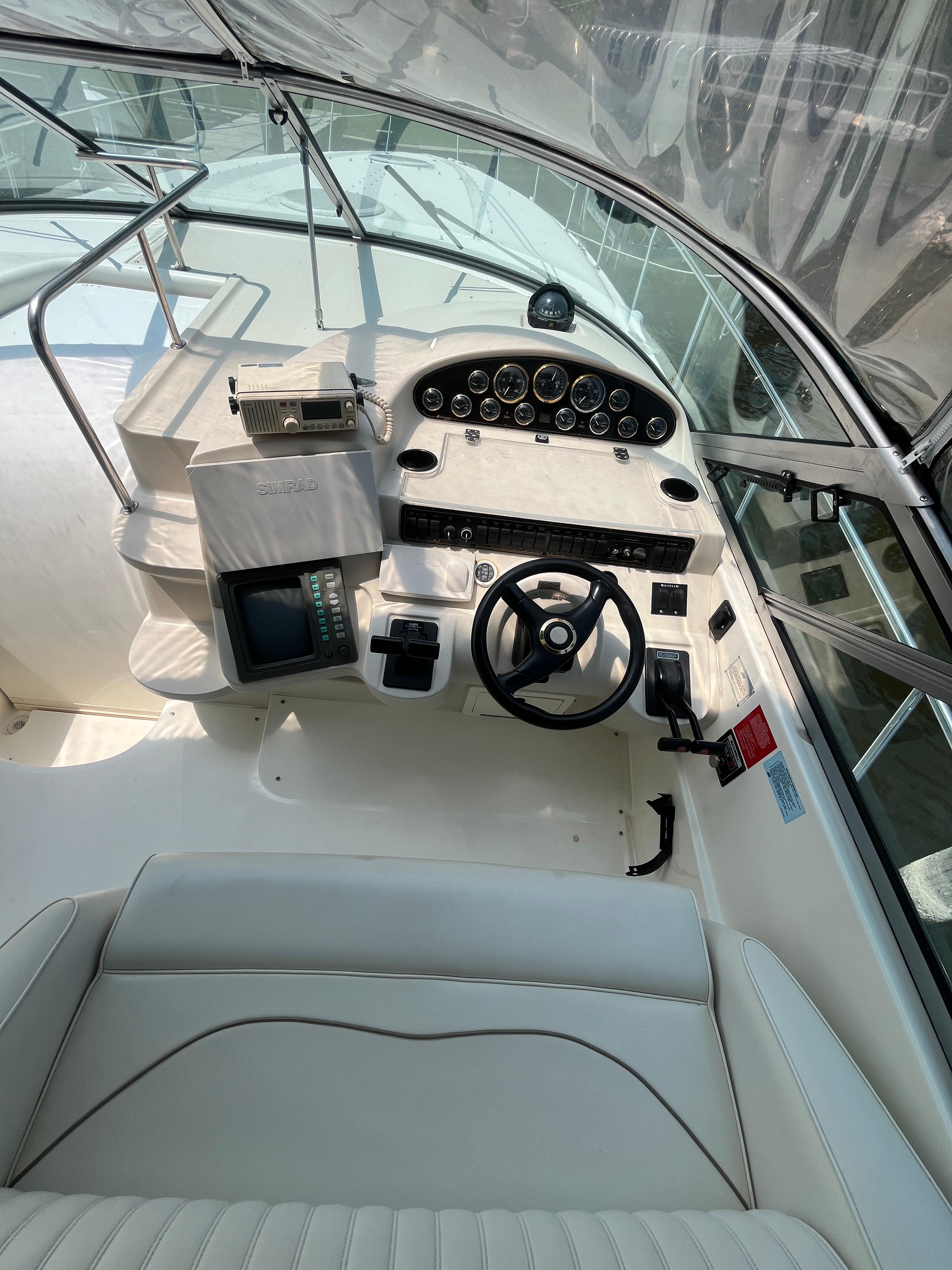 1999-cruisers-yachts-4270-esprit-power-9821499-980709689-0-010620251826-17