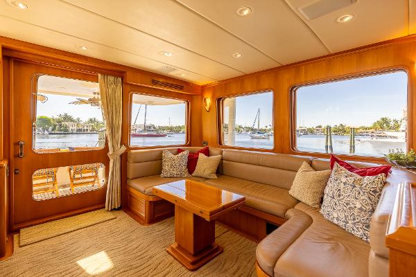 Offshore 72 Sunshine - Salon, Seating and Table