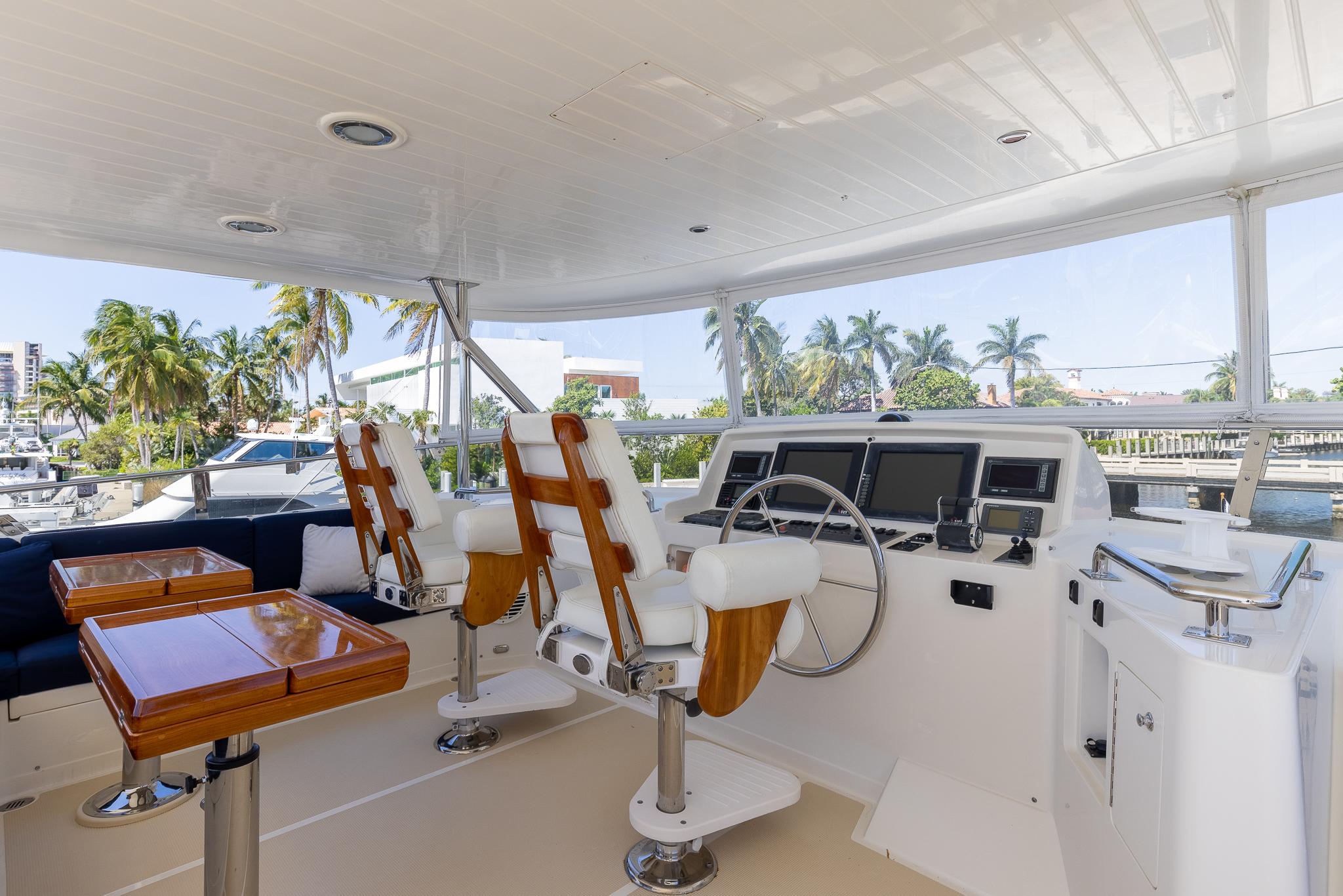 Offshore 72 Sunshine - Flybridge Electronics and Helm Chairs